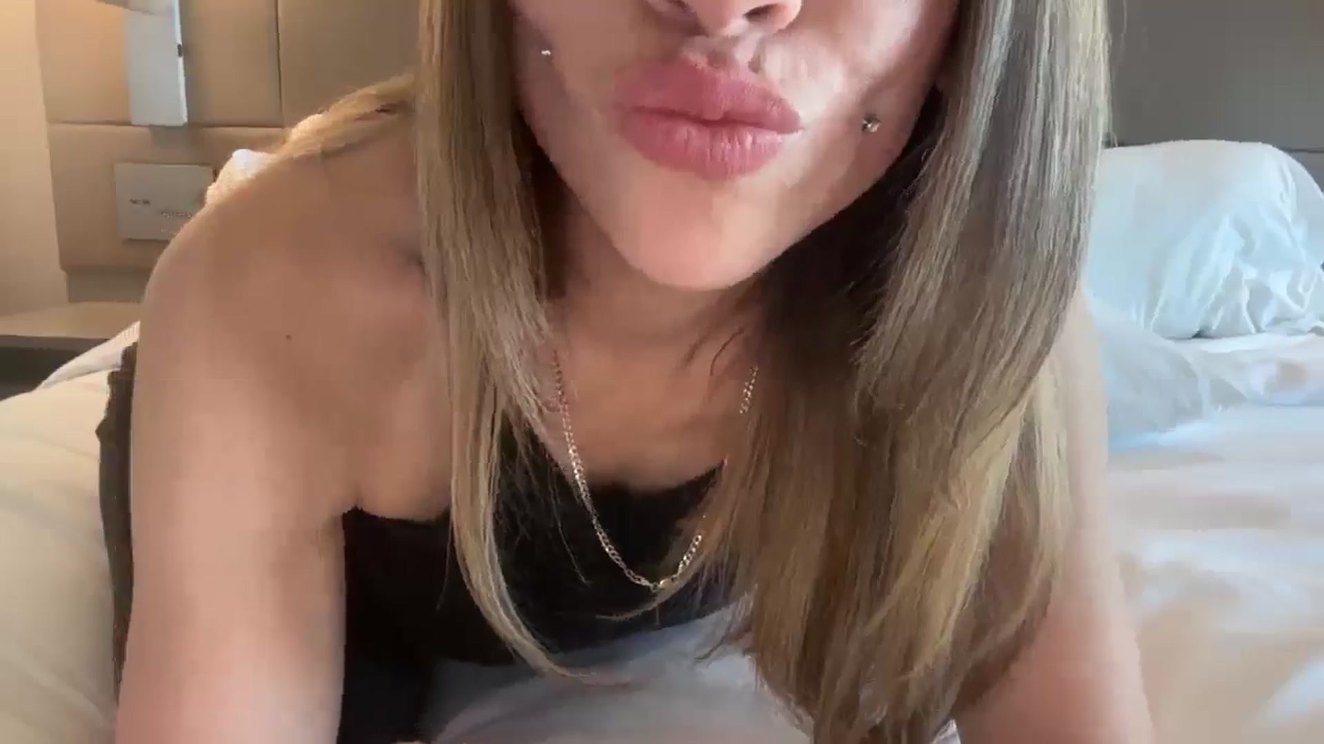 Gallery image thumbnail from Kittylick420's myfreecams stream on, 07/19/2025, 16:18 image 10 of 20