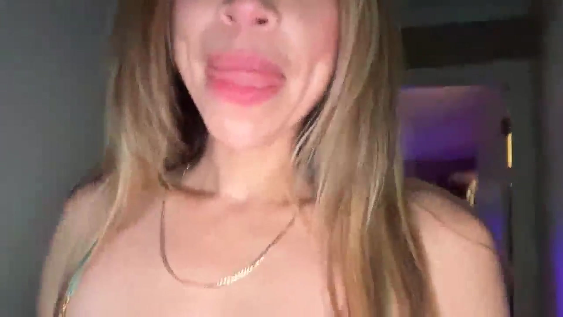 Gallery image thumbnail from Kittylick420's myfreecams stream on, 09/04/2025, 17:35 image 2 of 20