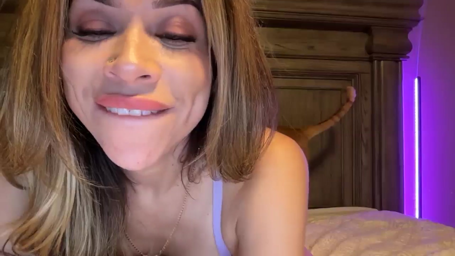 Gallery image thumbnail from Kittylick420's myfreecams stream on, 10/30/2025, 07:52 image 9 of 20