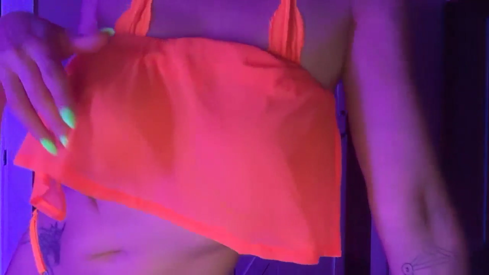 Gallery image thumbnail from Kittylick420's myfreecams stream on, 04/30/2026, 05:33 image 7 of 20