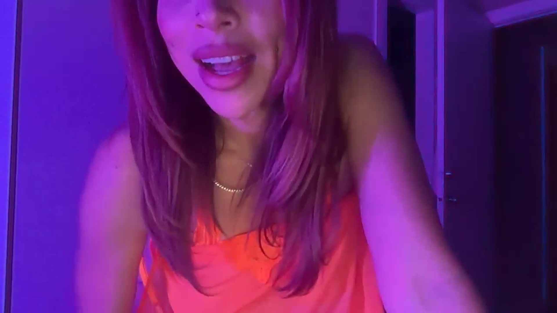 Gallery image thumbnail from Kittylick420's myfreecams stream on, 04/30/2026, 05:33 image 14 of 20