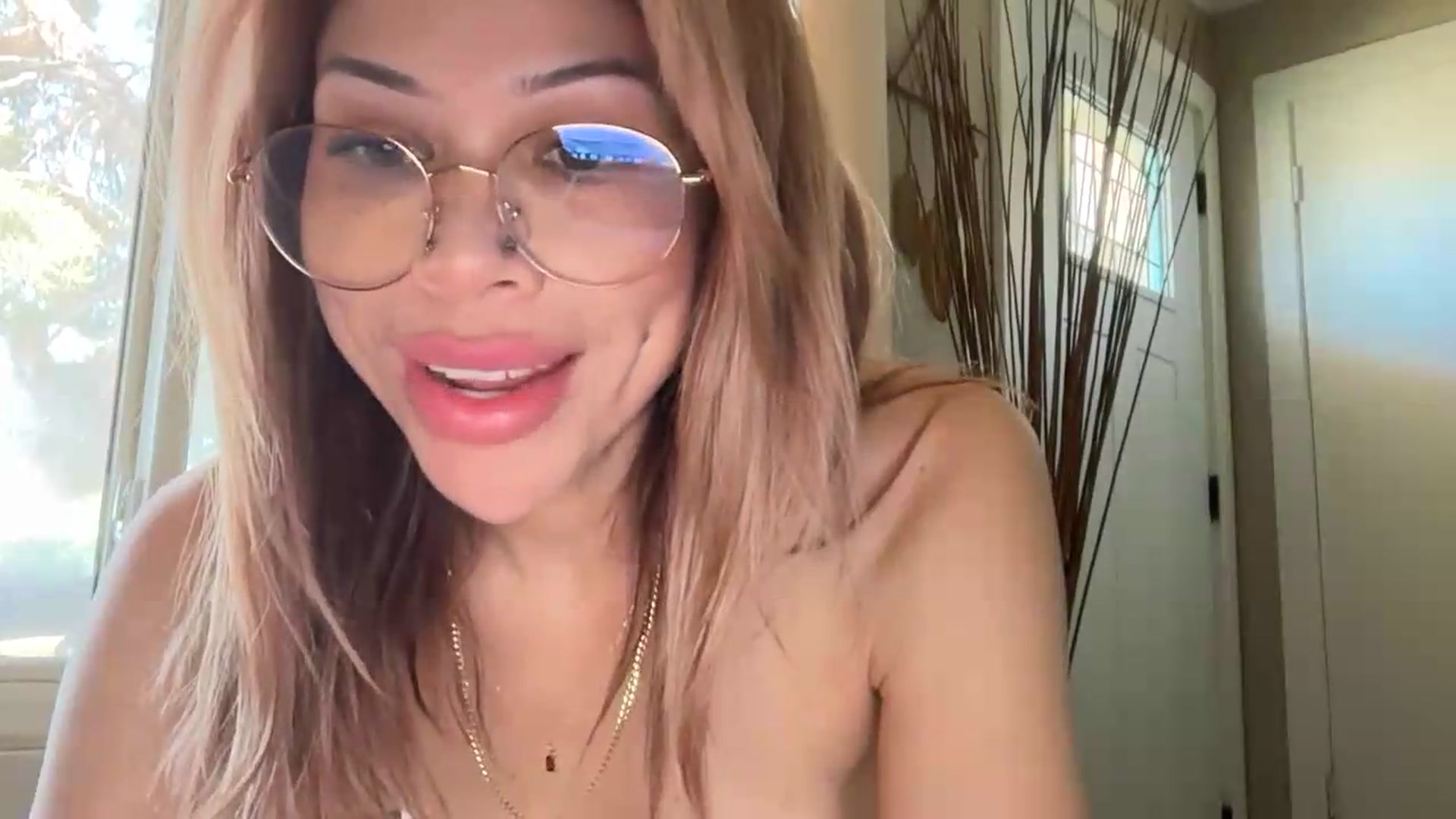 Gallery image thumbnail from Kittylick420's myfreecams stream on, 05/26/2026, 17:21 image 12 of 20