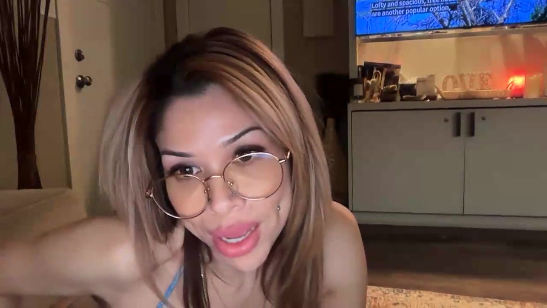 Gallery image thumbnail from Kittylick420's myfreecams stream on, 06/10/2026, 04:13 image 16 of 20