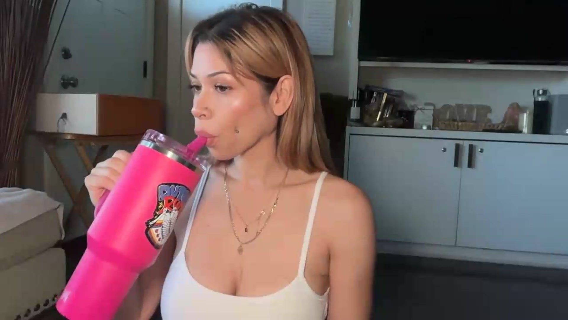 Gallery image thumbnail from Kittylick420's myfreecams stream on, 07/27/2026, 21:56 image 17 of 20