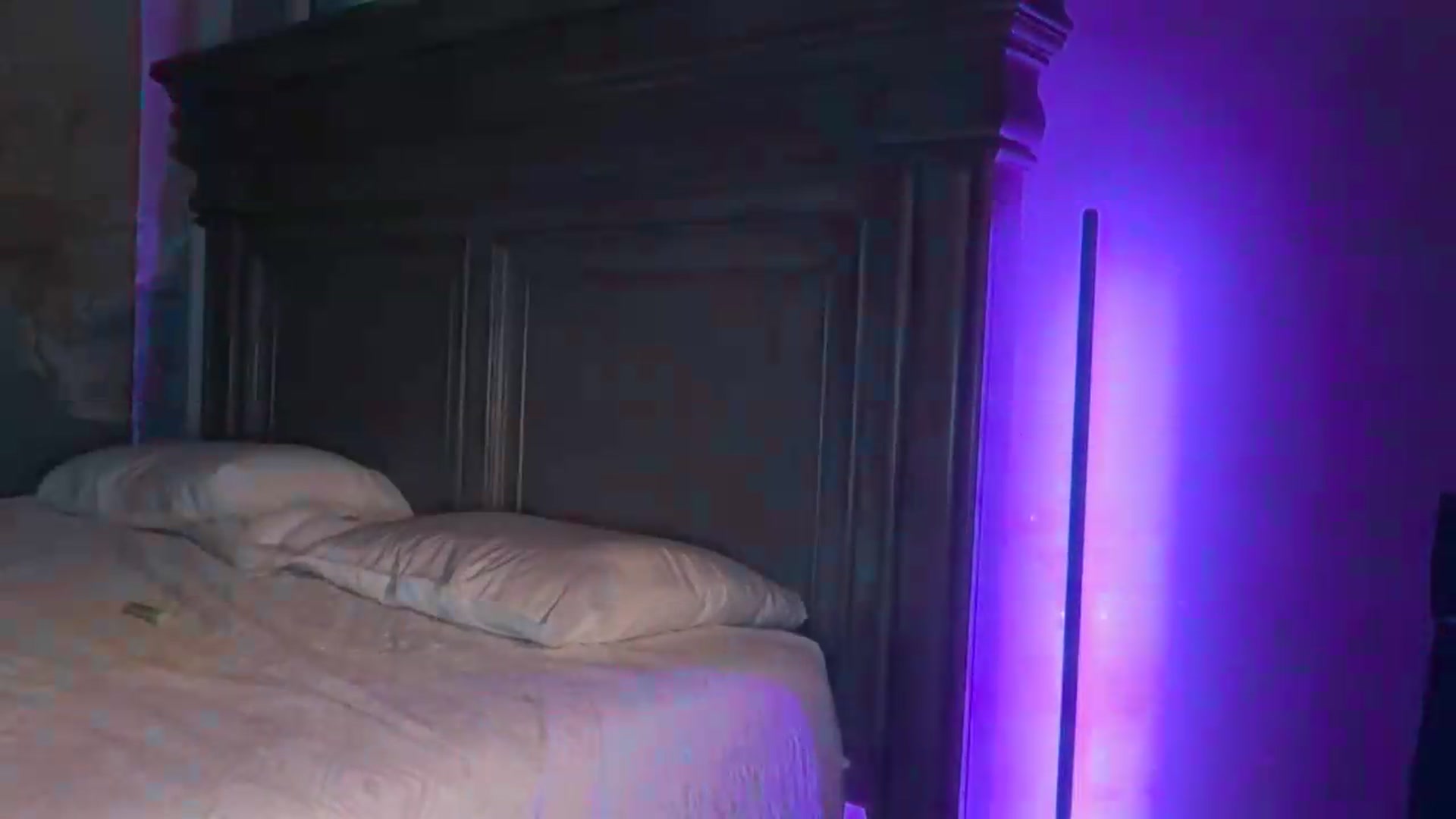 Gallery image thumbnail from Kittylick420's myfreecams stream on, 07/28/2026, 01:54 image 11 of 20