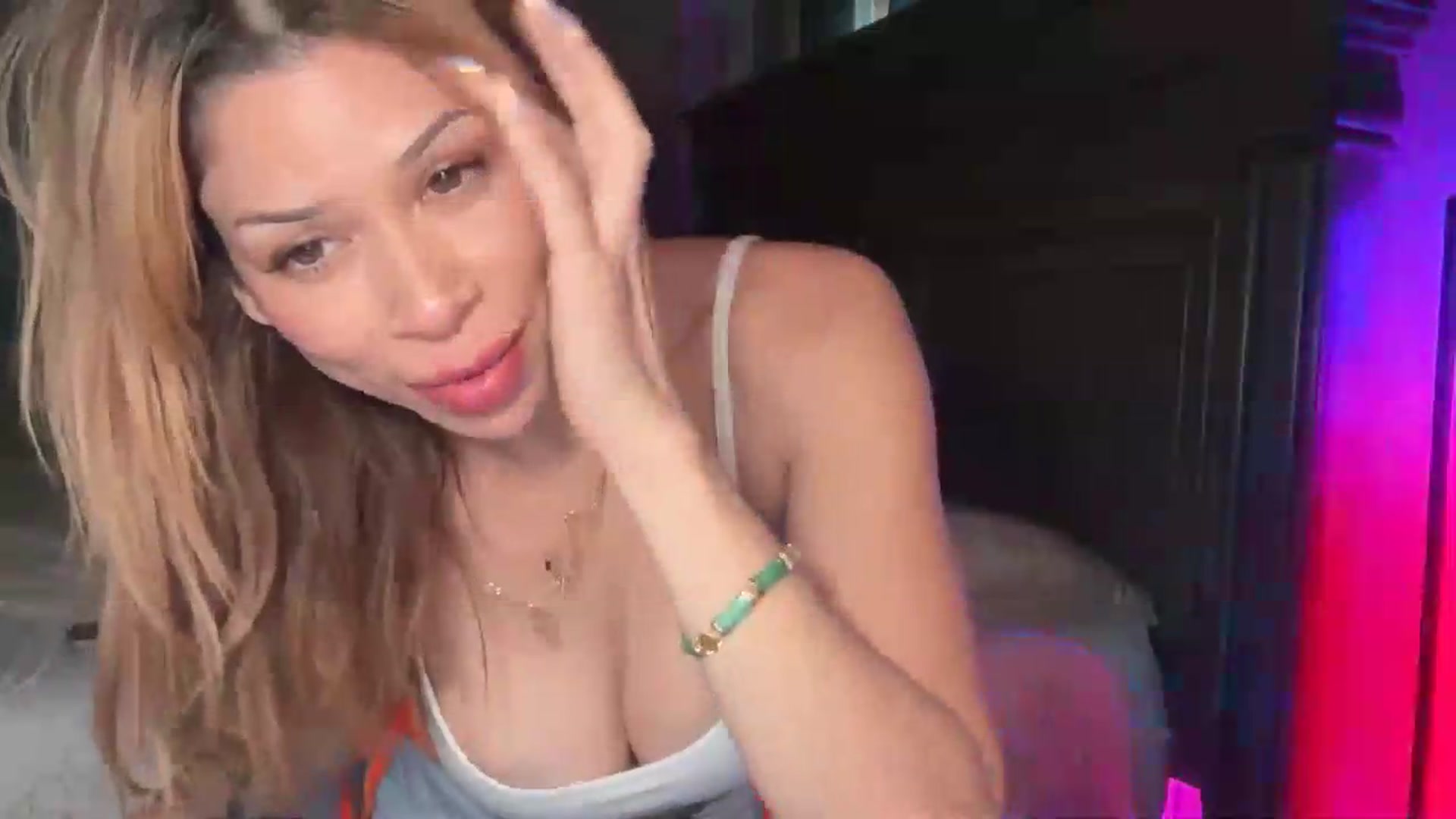 Gallery image thumbnail from Kittylick420's myfreecams stream on, 07/28/2026, 01:54 image 4 of 20