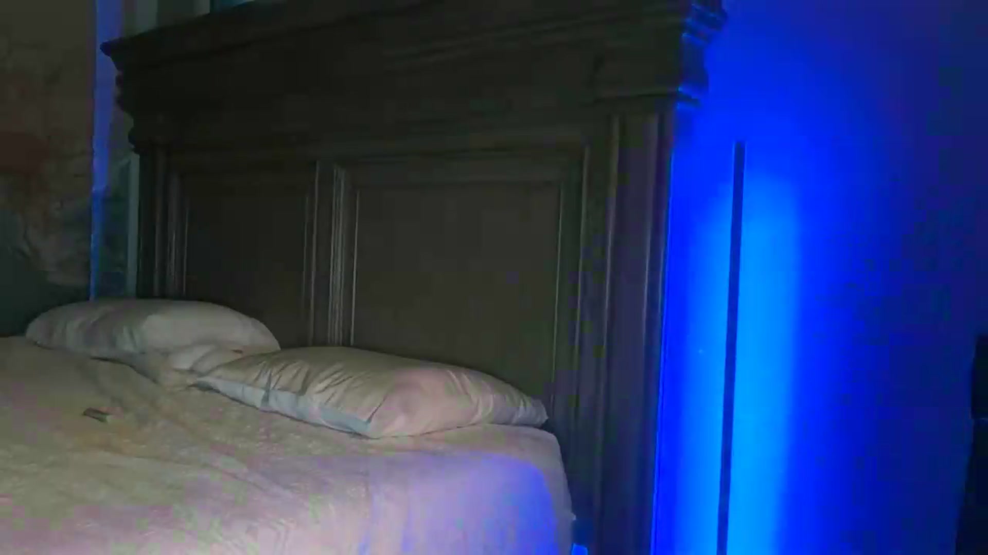 Gallery image thumbnail from Kittylick420's myfreecams stream on, 07/28/2026, 01:54 image 12 of 20
