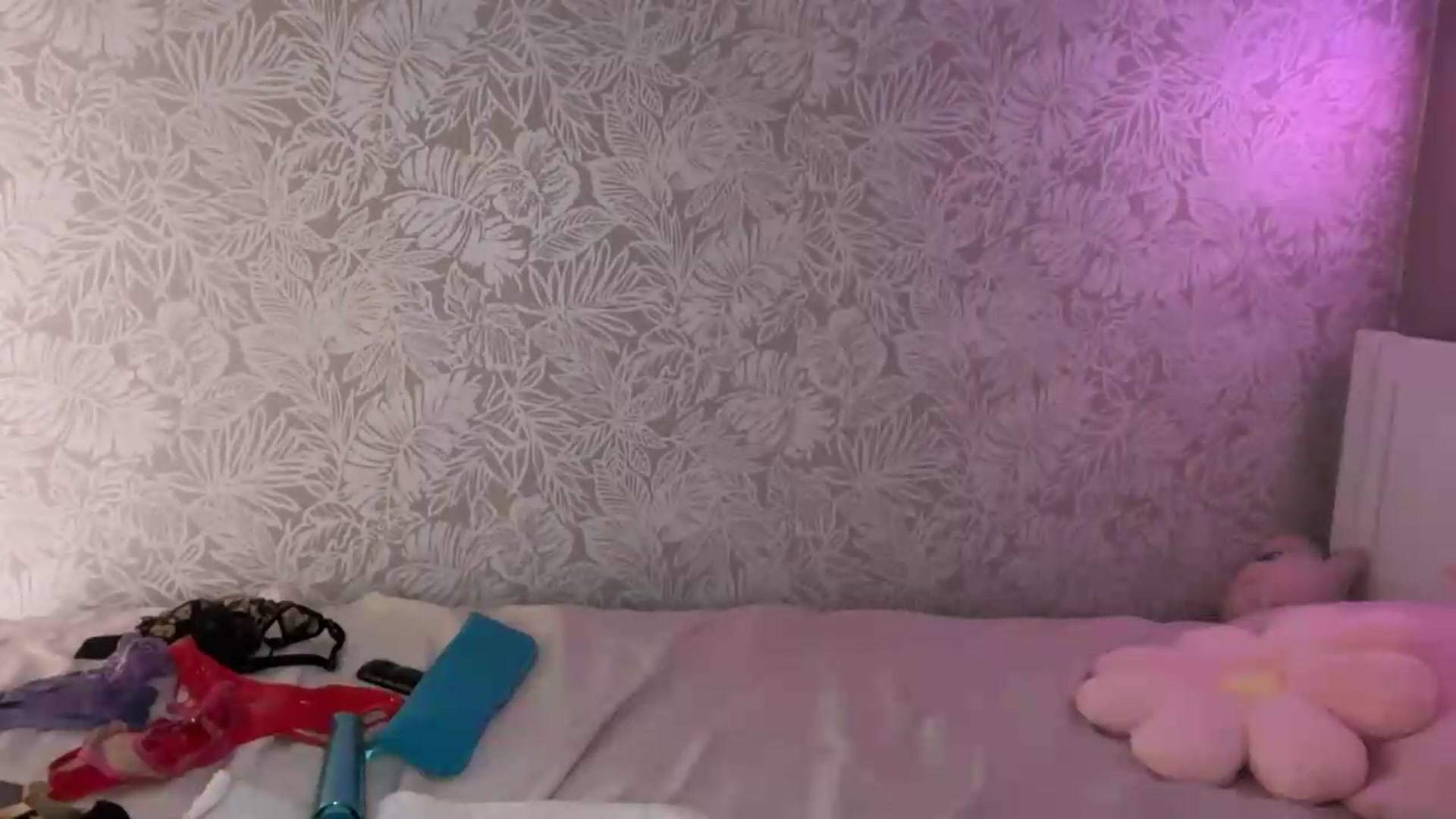 Gallery image thumbnail from Kittylick420's myfreecams stream on, 07/31/2026, 03:57 image 11 of 20