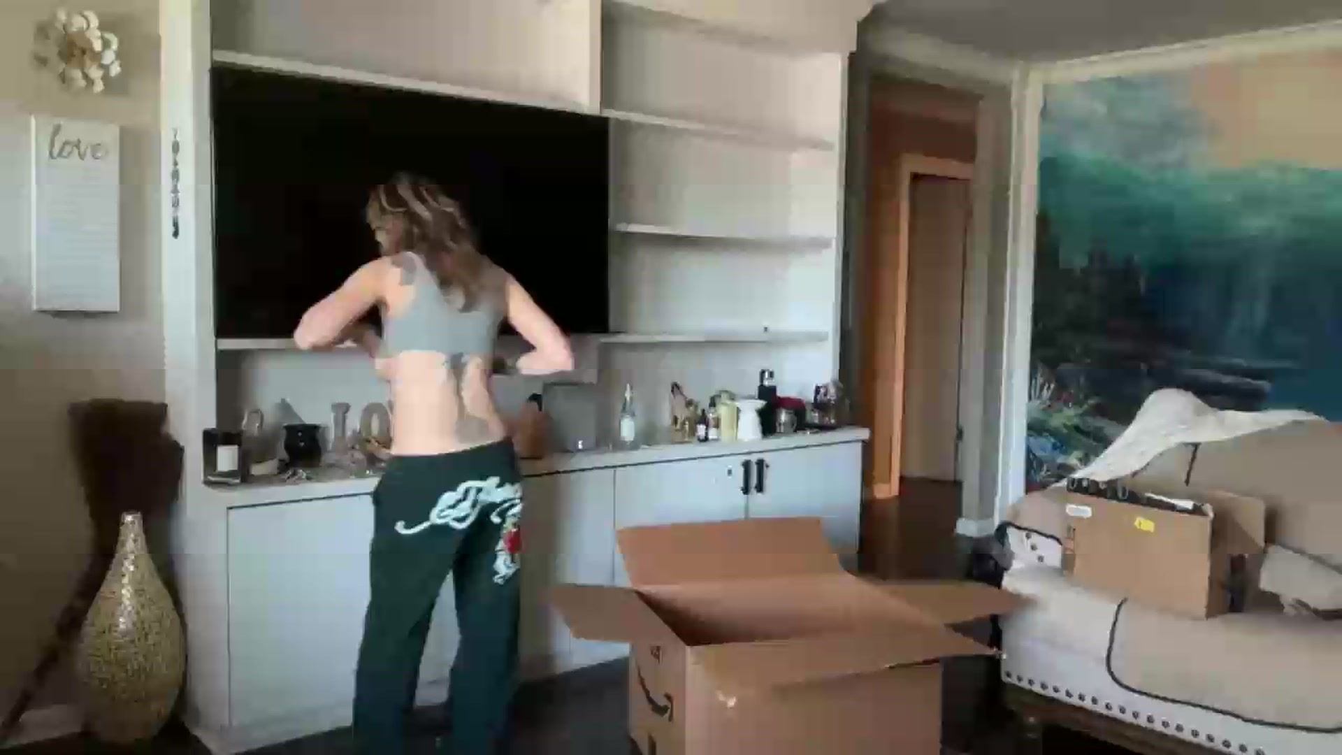 Gallery image thumbnail from Kittylick420's myfreecams stream on, 08/08/2026, 16:04 image 17 of 20