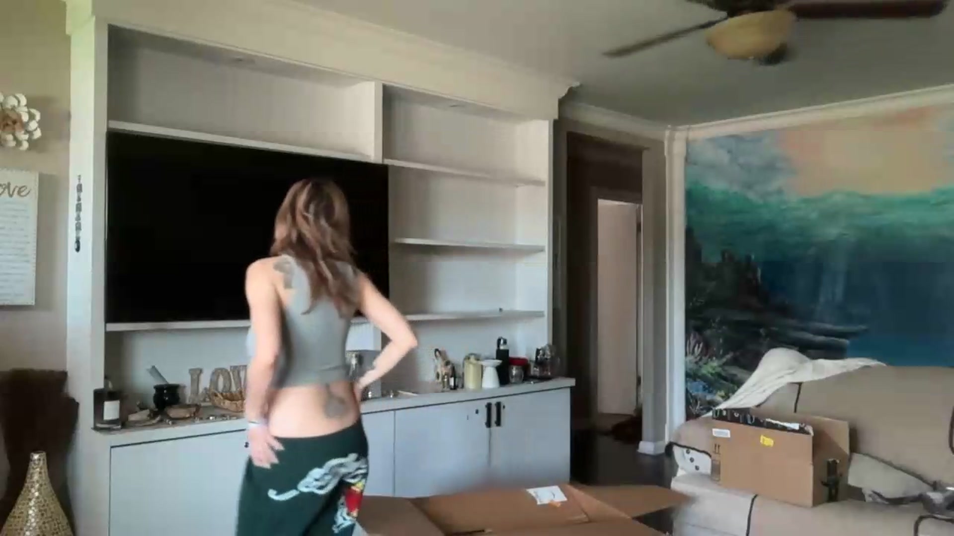 Gallery image thumbnail from Kittylick420's myfreecams stream on, 08/08/2026, 17:24 image 2 of 20