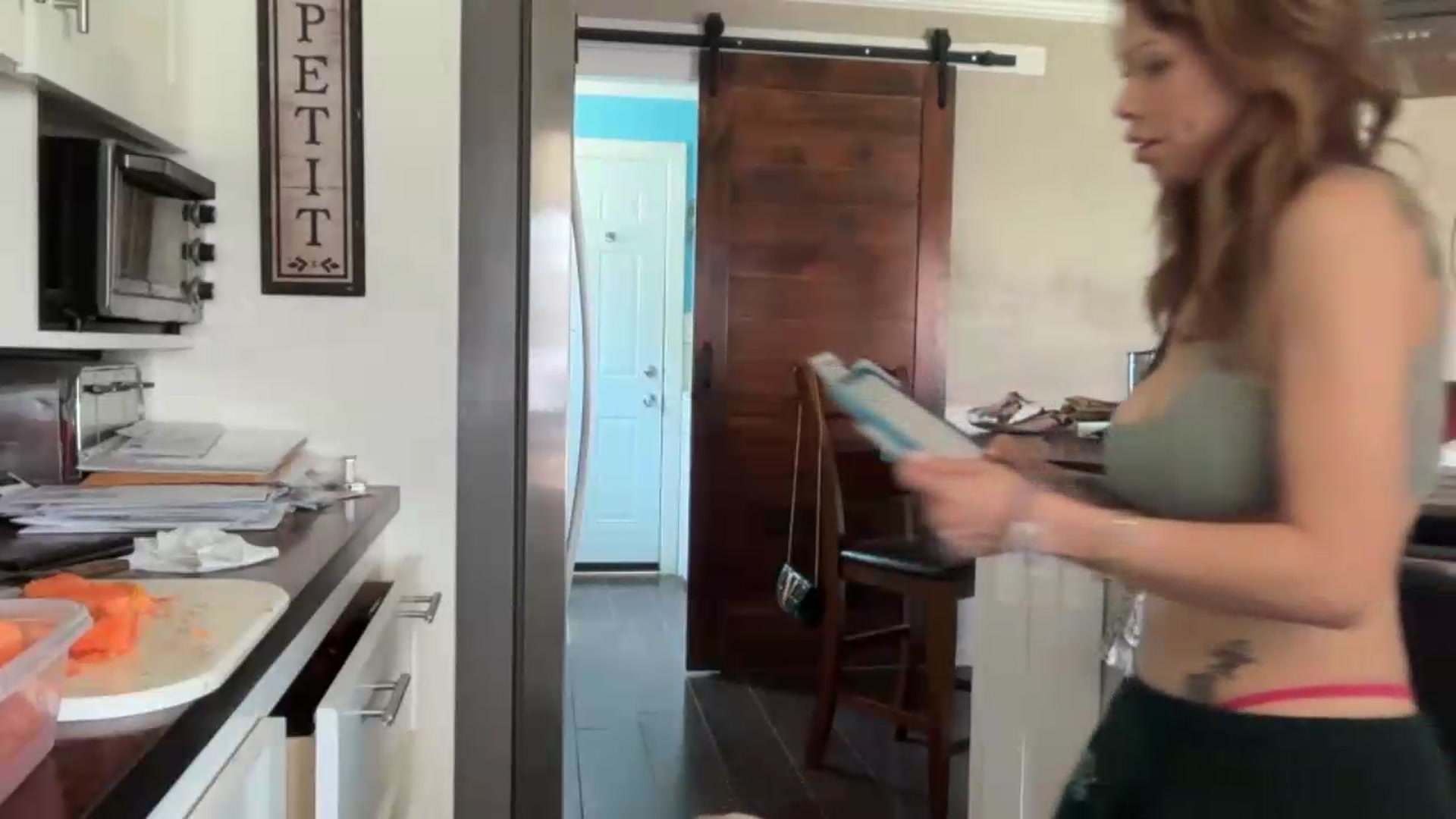 Gallery image thumbnail from Kittylick420's myfreecams stream on, 08/08/2026, 17:39 image 15 of 20