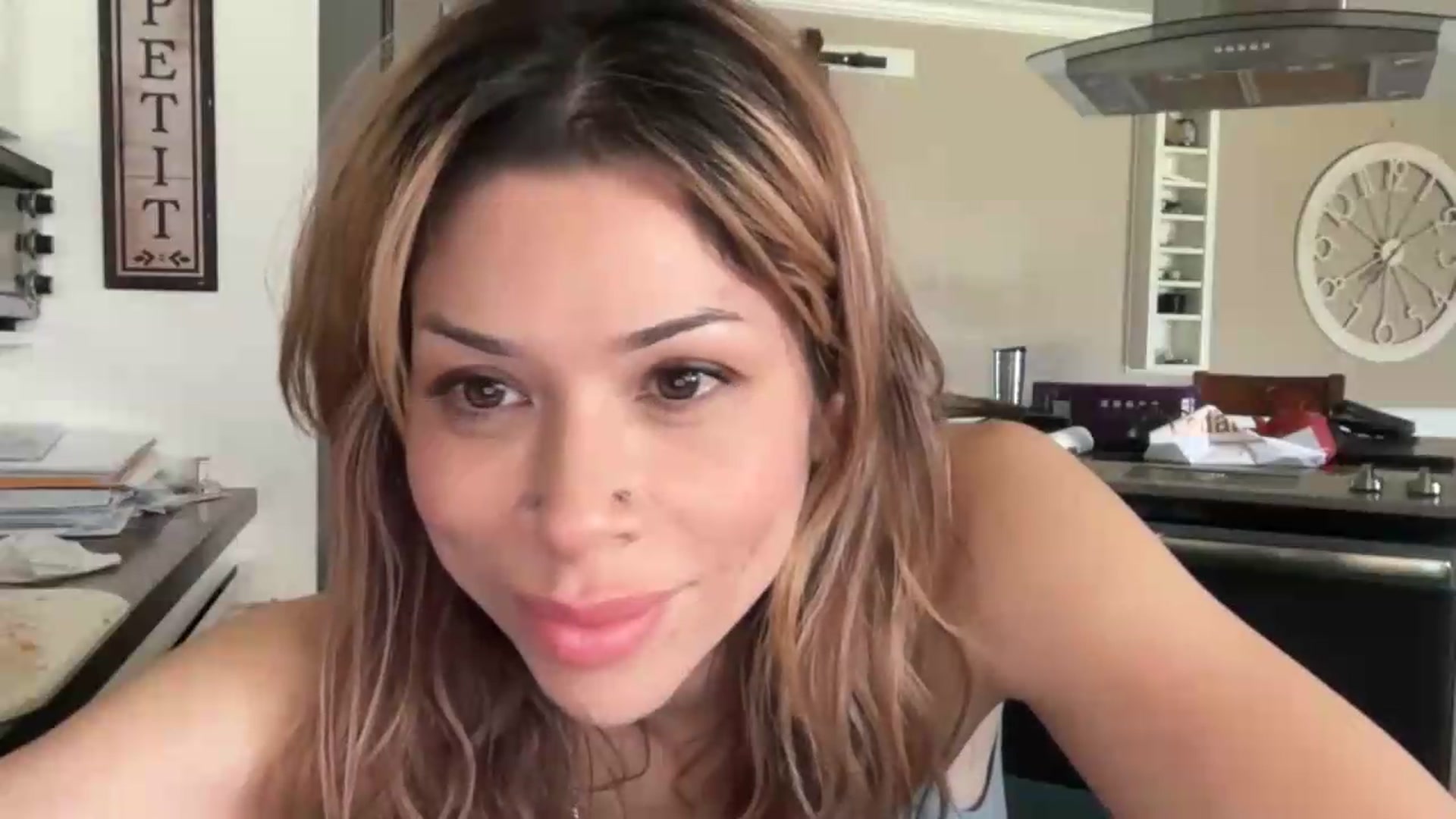 Gallery image thumbnail from Kittylick420's myfreecams stream on, 08/08/2026, 17:39 image 17 of 20
