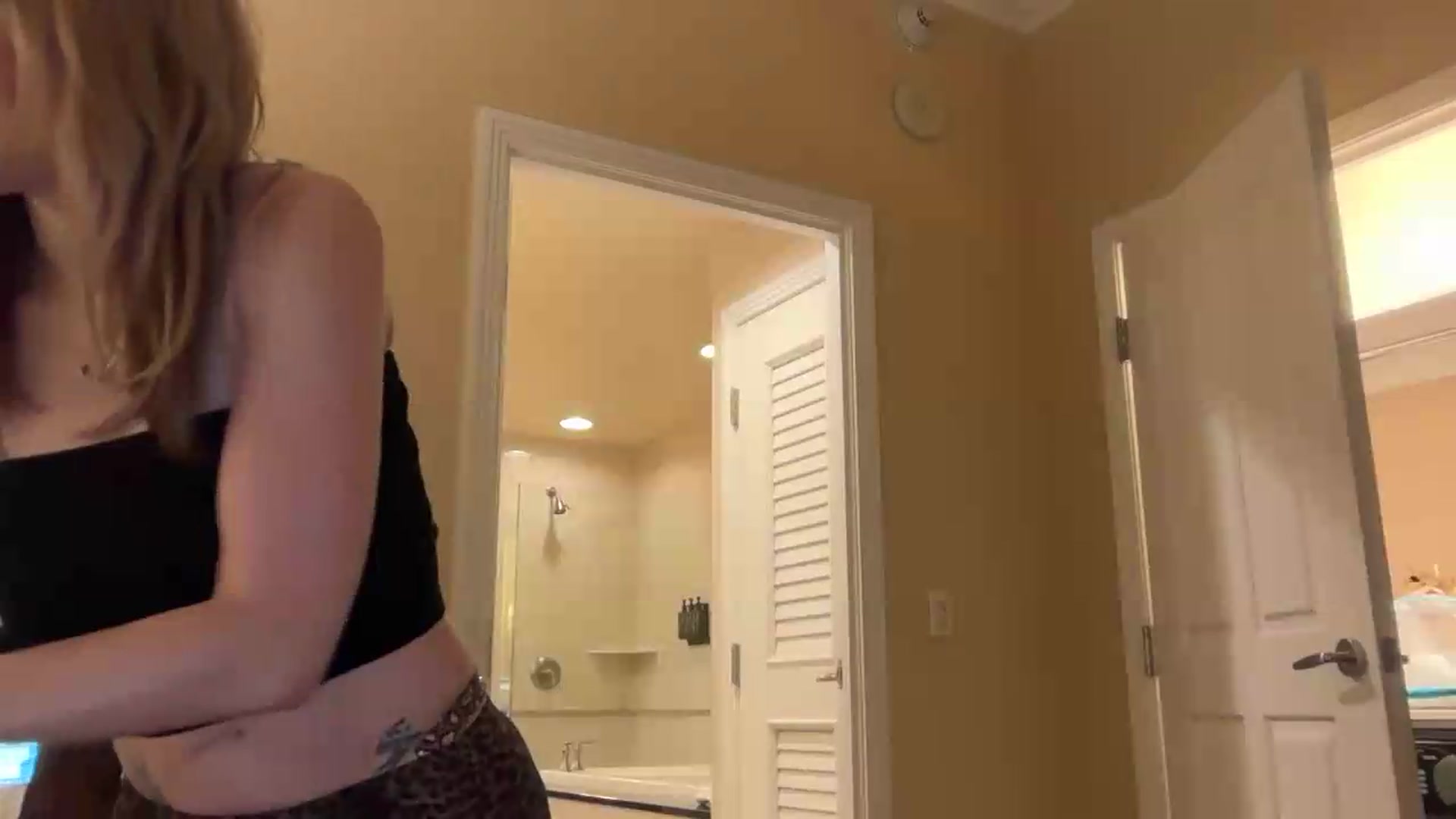Gallery image thumbnail from Kittylick420's myfreecams stream on, 09/04/2026, 06:06 image 20 of 20