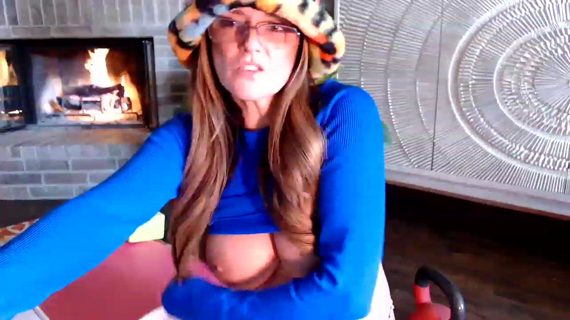 Gallery image thumbnail from Kittys_Krib's myfreecams stream on, 12/26/2022, 19:07 image 8 of 20