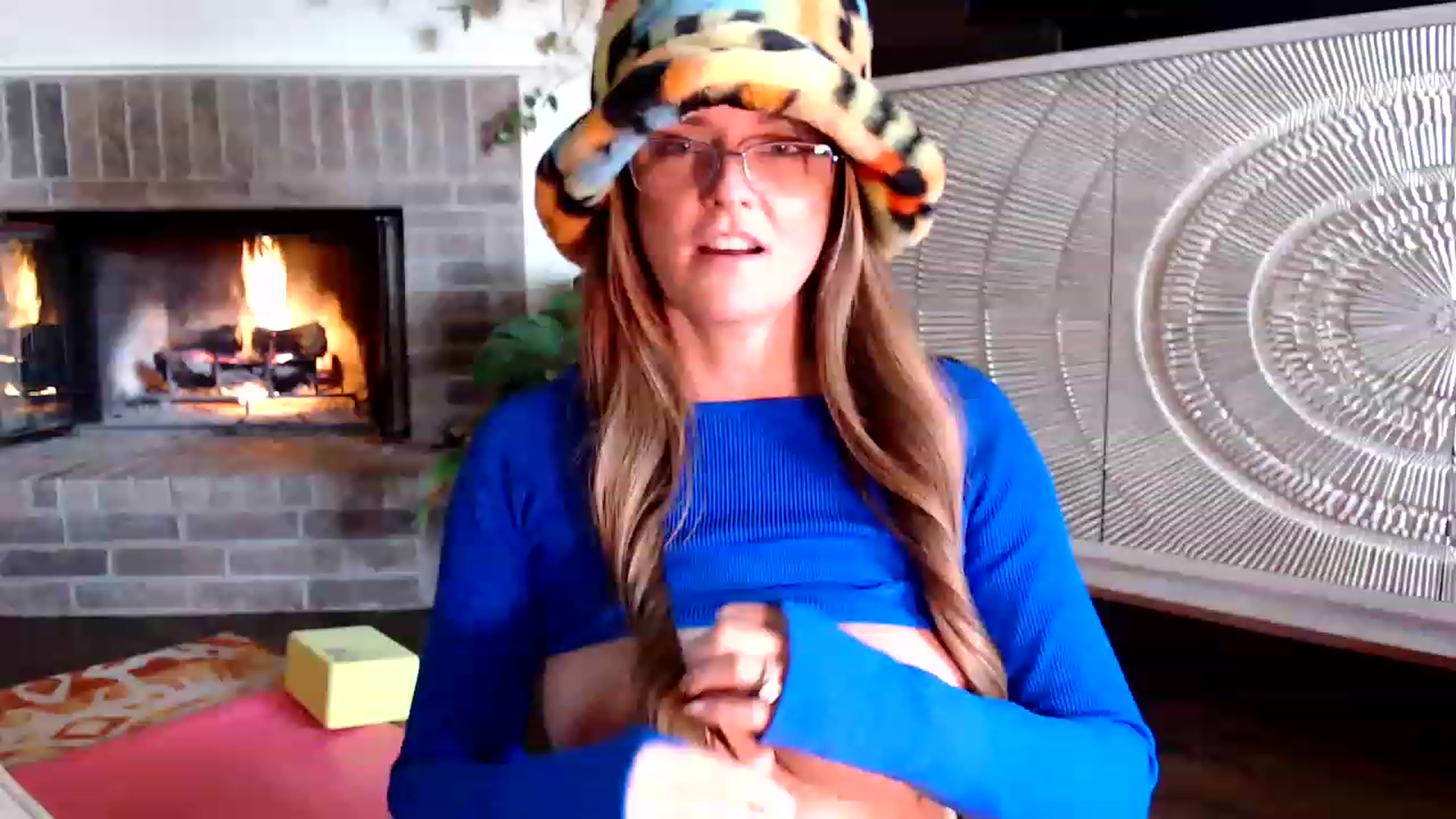 Gallery image thumbnail from Kittys_Krib's myfreecams stream on, 12/26/2022, 19:07 image 3 of 20