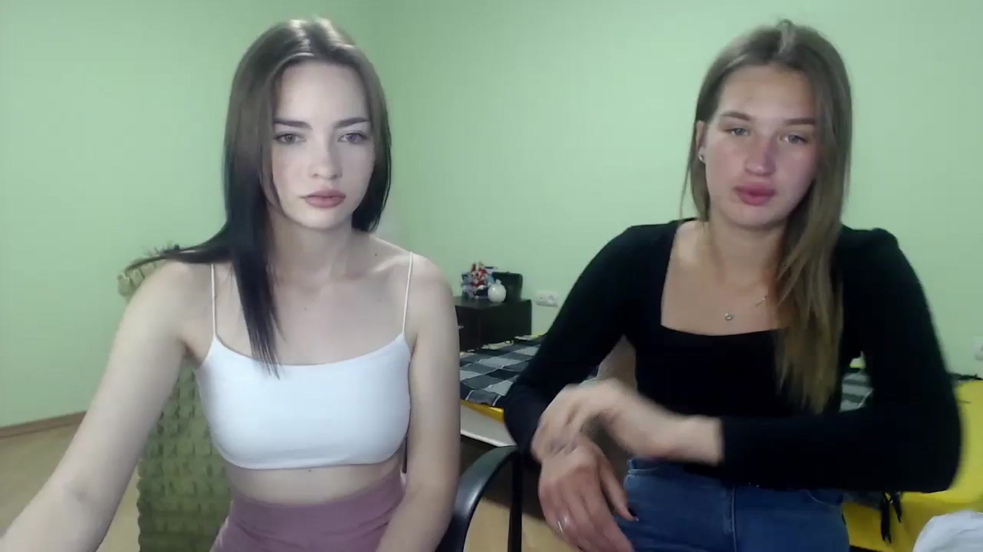 Gallery image thumbnail from Kittyy_blackk's myfreecams stream on, 08/11/2023, 08:10 image 15 of 20