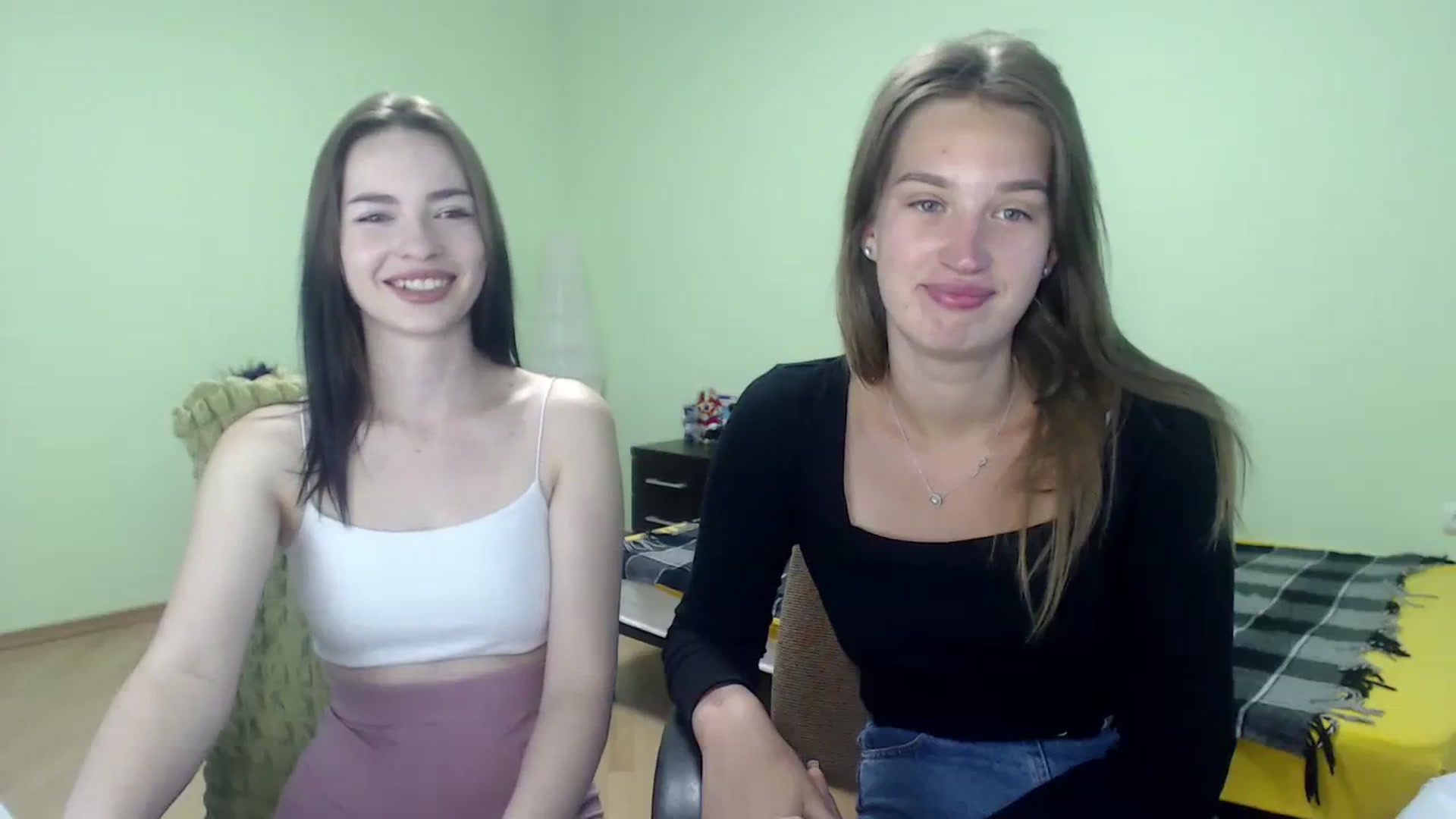 Gallery image thumbnail from Kittyy_blackk's myfreecams stream on, 08/11/2023, 08:10 image 4 of 20