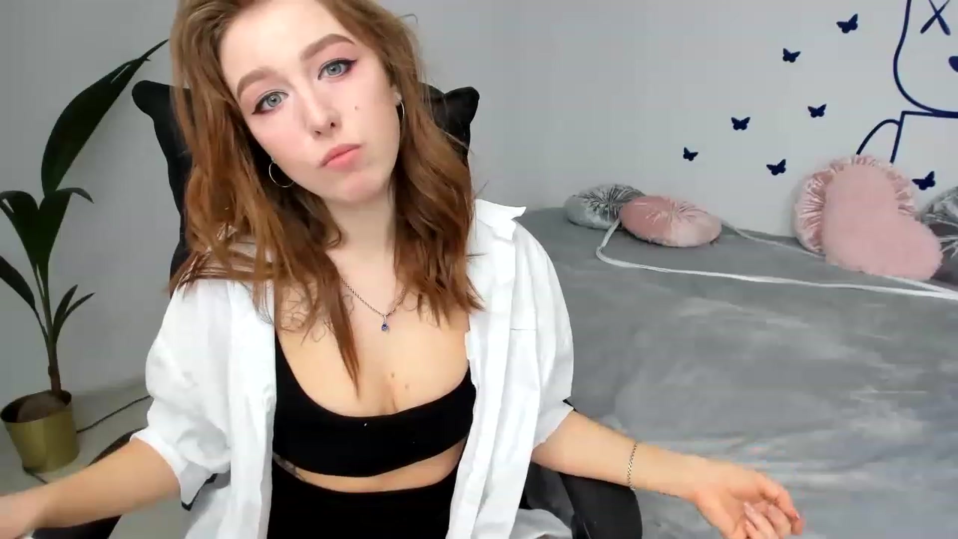 Gallery image thumbnail from KiviVk's myfreecams stream on, 06/09/2023, 13:38 image 18 of 20
