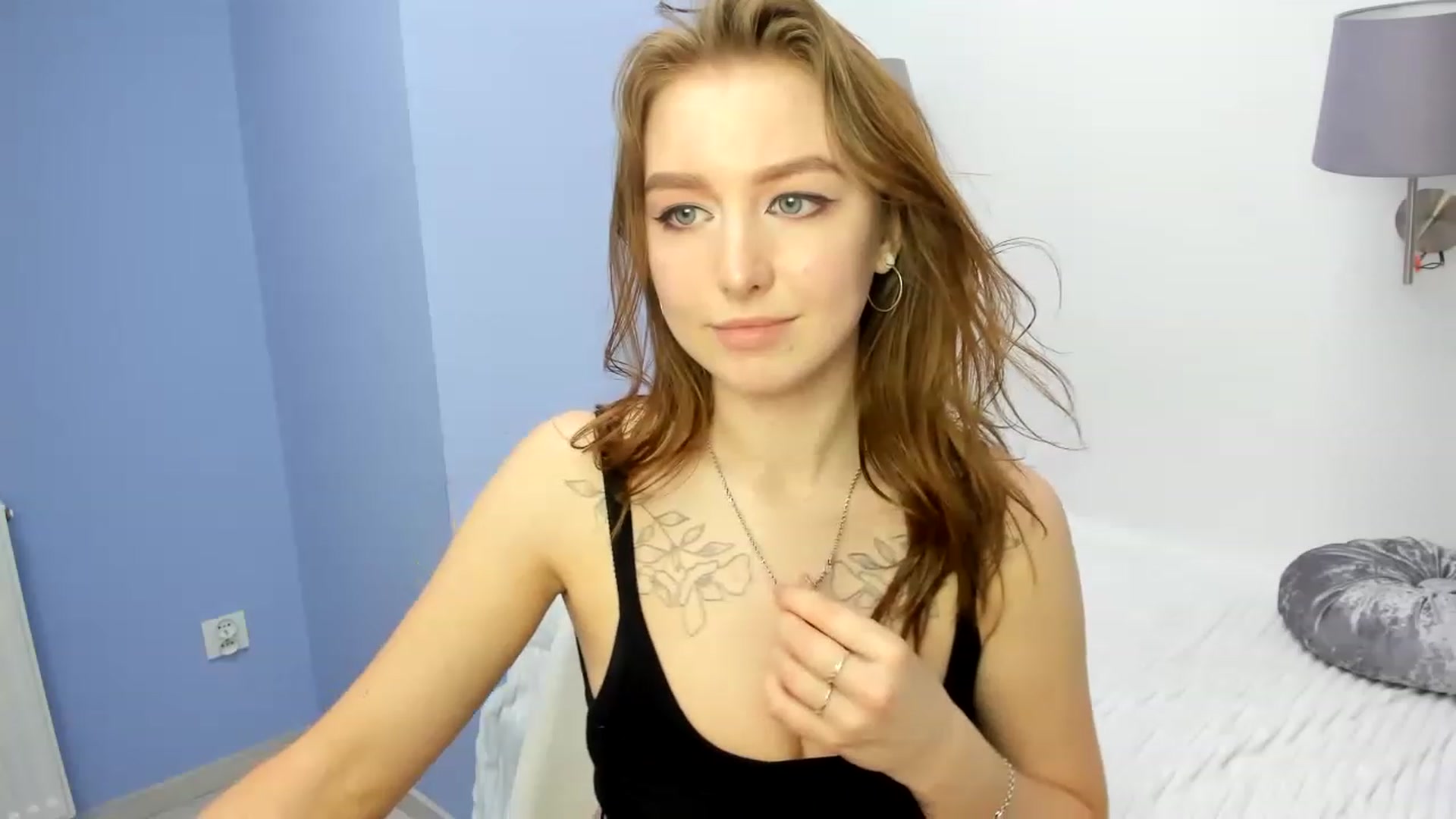 Gallery image thumbnail from KiviVk's myfreecams stream on, 06/10/2023, 15:01 image 7 of 20