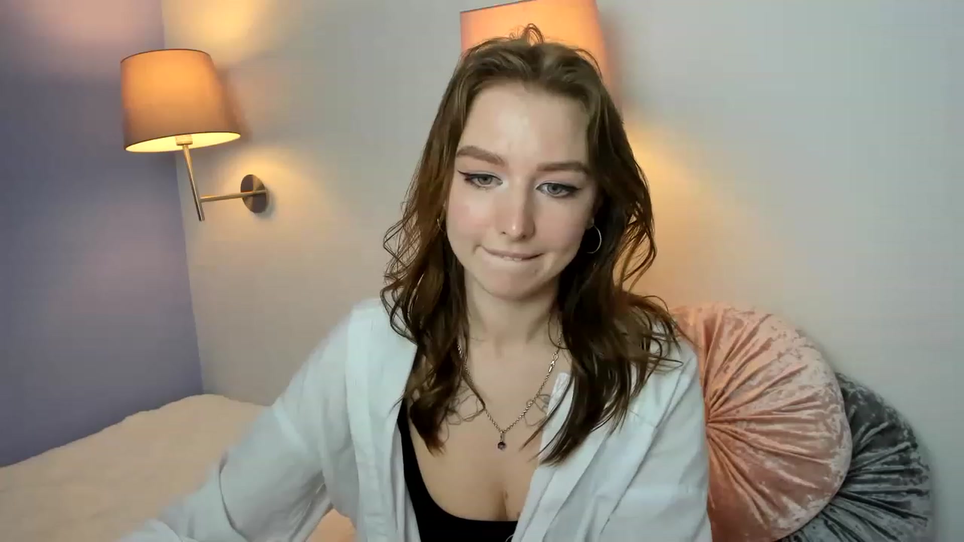 Gallery image thumbnail from KiviVk's myfreecams stream on, 06/10/2023, 19:01 image 4 of 20