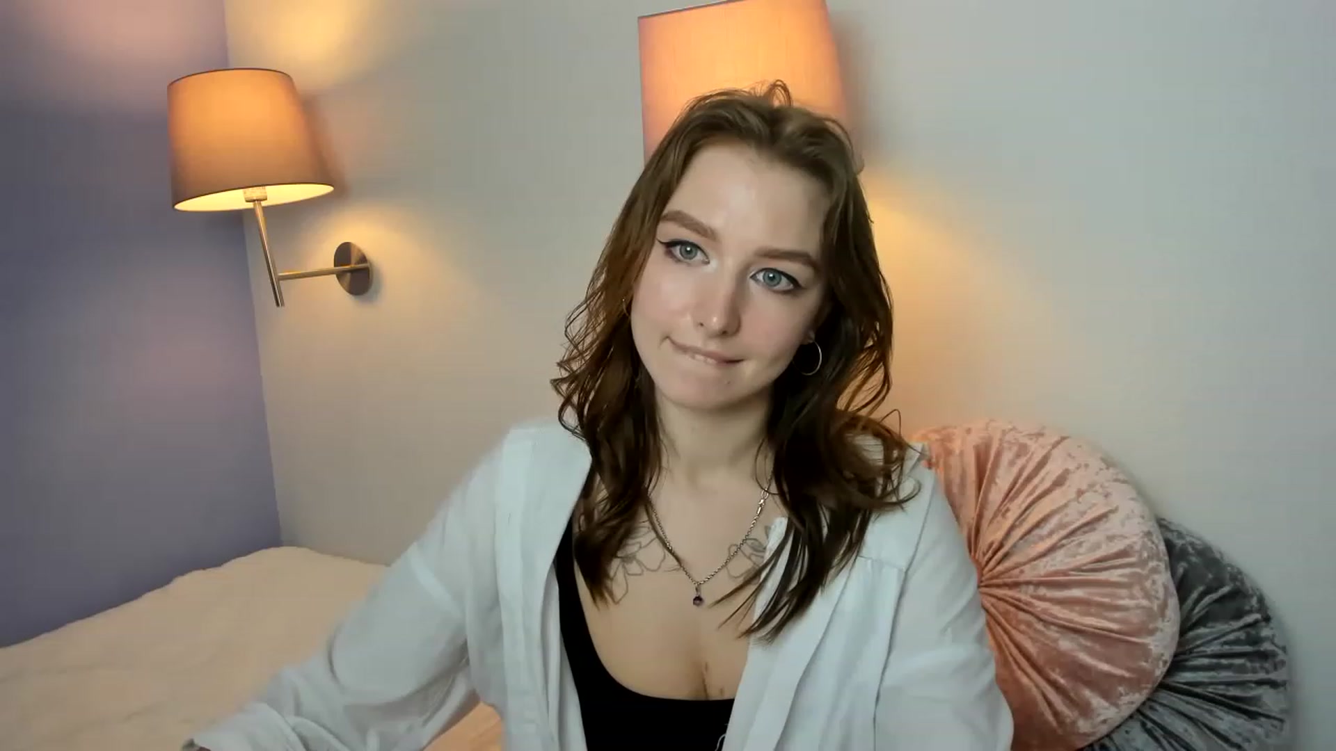Gallery image thumbnail from KiviVk's myfreecams stream on, 06/10/2023, 19:01 image 8 of 20