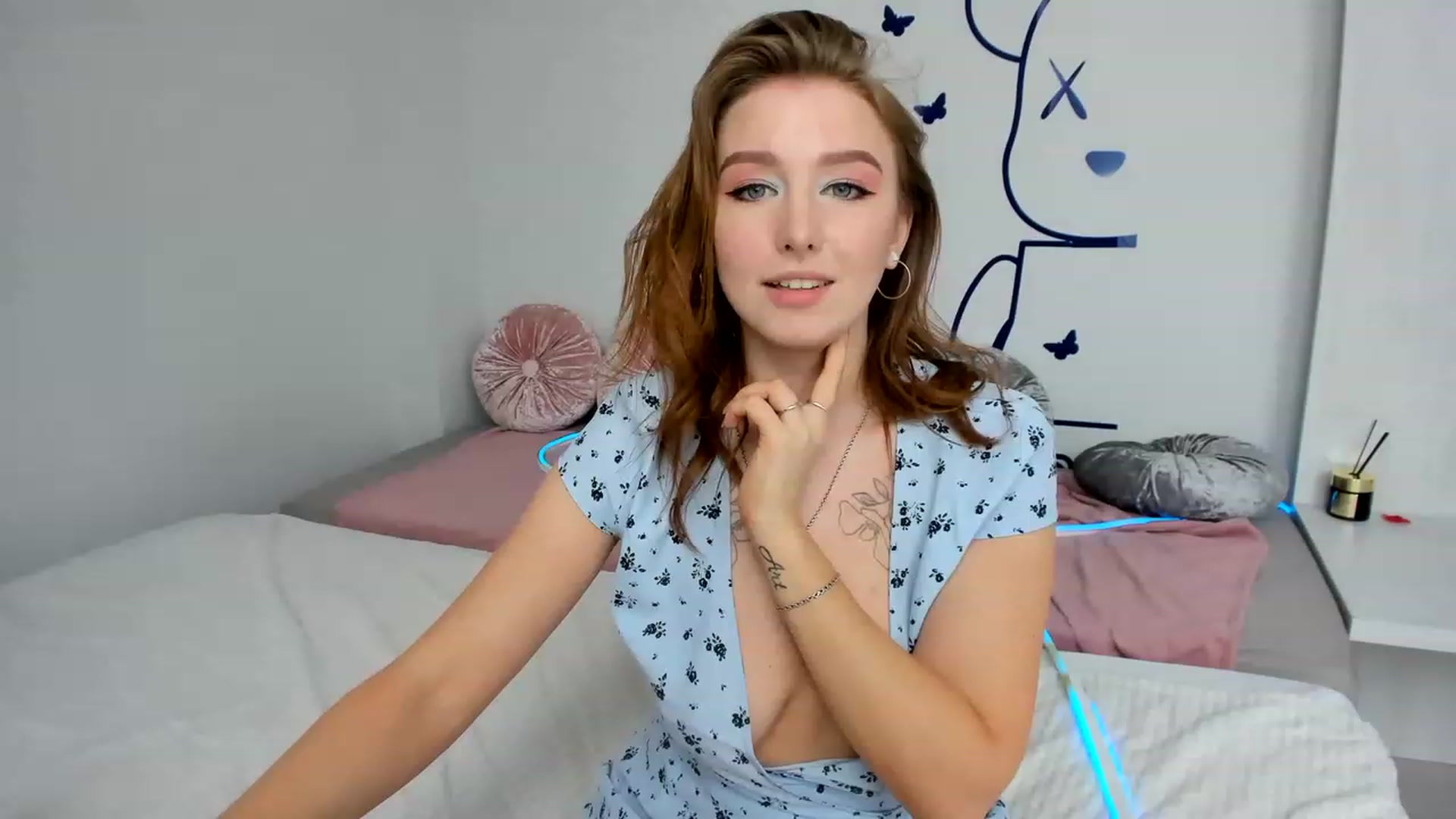 Gallery image thumbnail from KiviVk's myfreecams stream on, 06/22/2023, 12:37 image 3 of 20