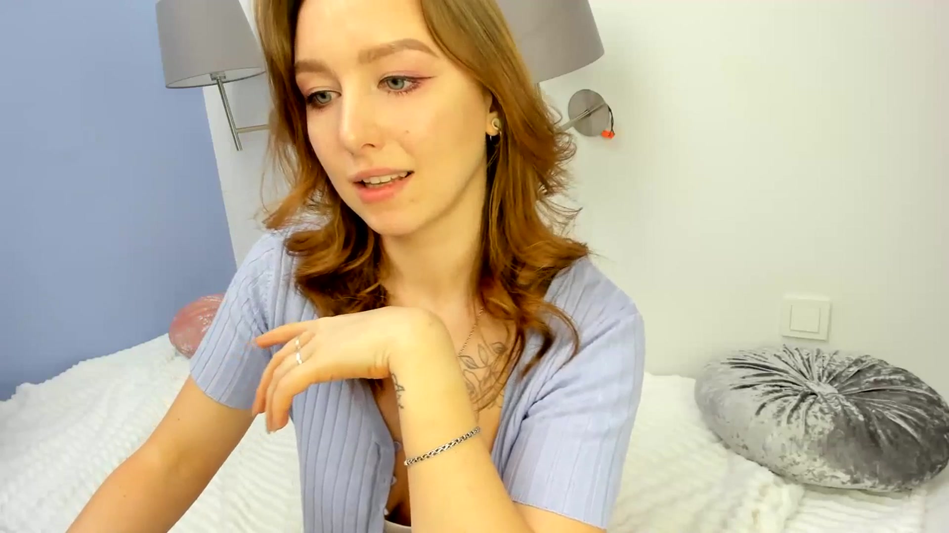 Gallery image thumbnail from KiviVk's myfreecams stream on, 07/10/2023, 13:41 image 18 of 20