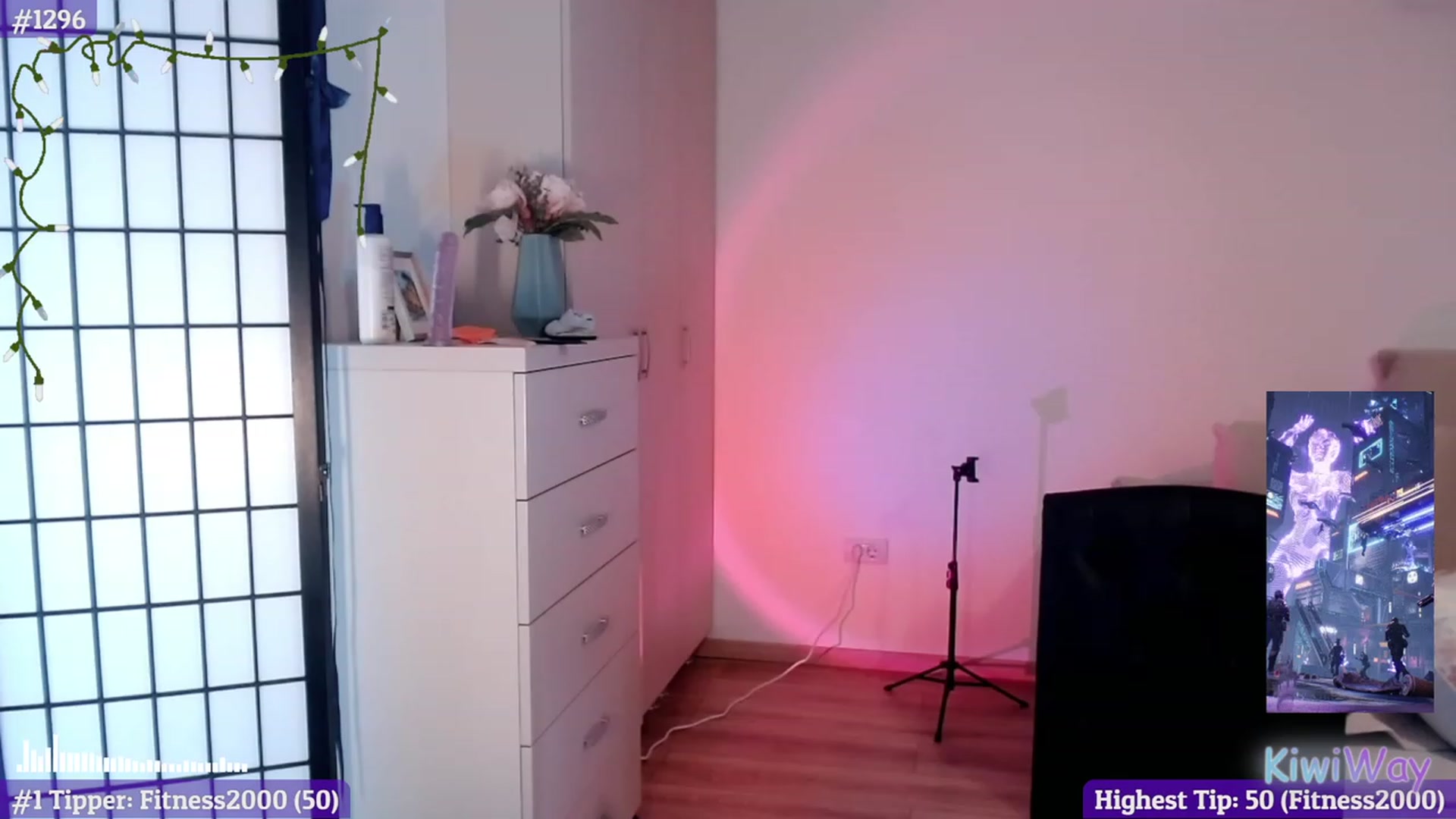 Gallery image thumbnail from KiwiWay's myfreecams stream on, 12/18/2022, 11:57 image 10 of 20