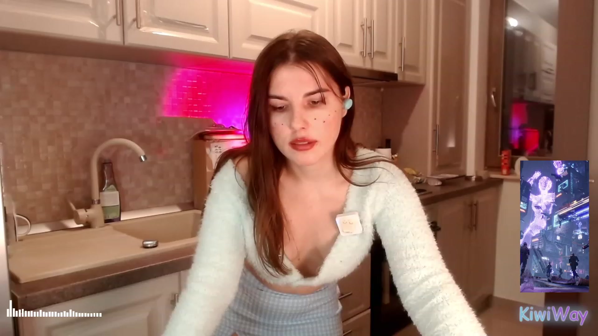 Gallery image thumbnail from KiwiWay's myfreecams stream on, 02/01/2023, 21:25 image 13 of 20