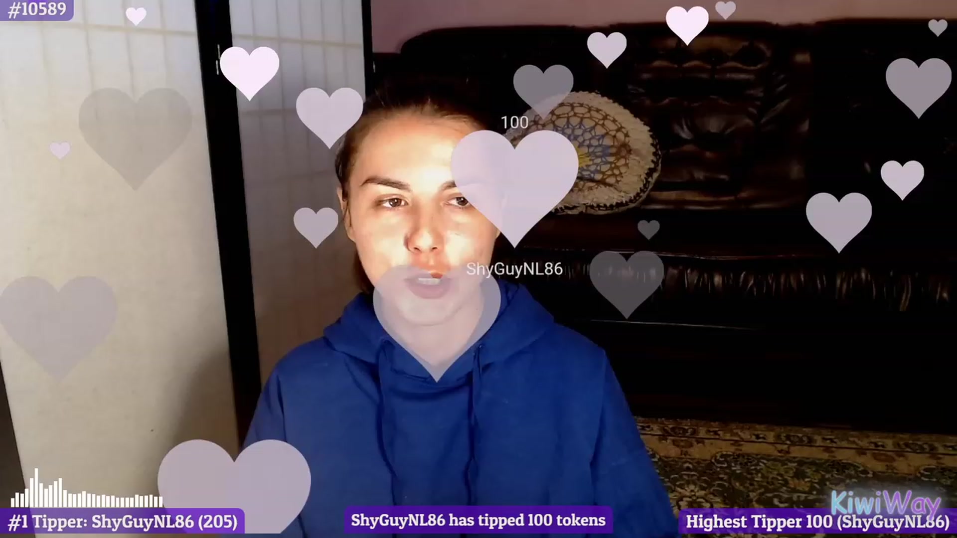Gallery image thumbnail from KiwiWay's myfreecams stream on, 10/21/2023, 15:17 image 18 of 20