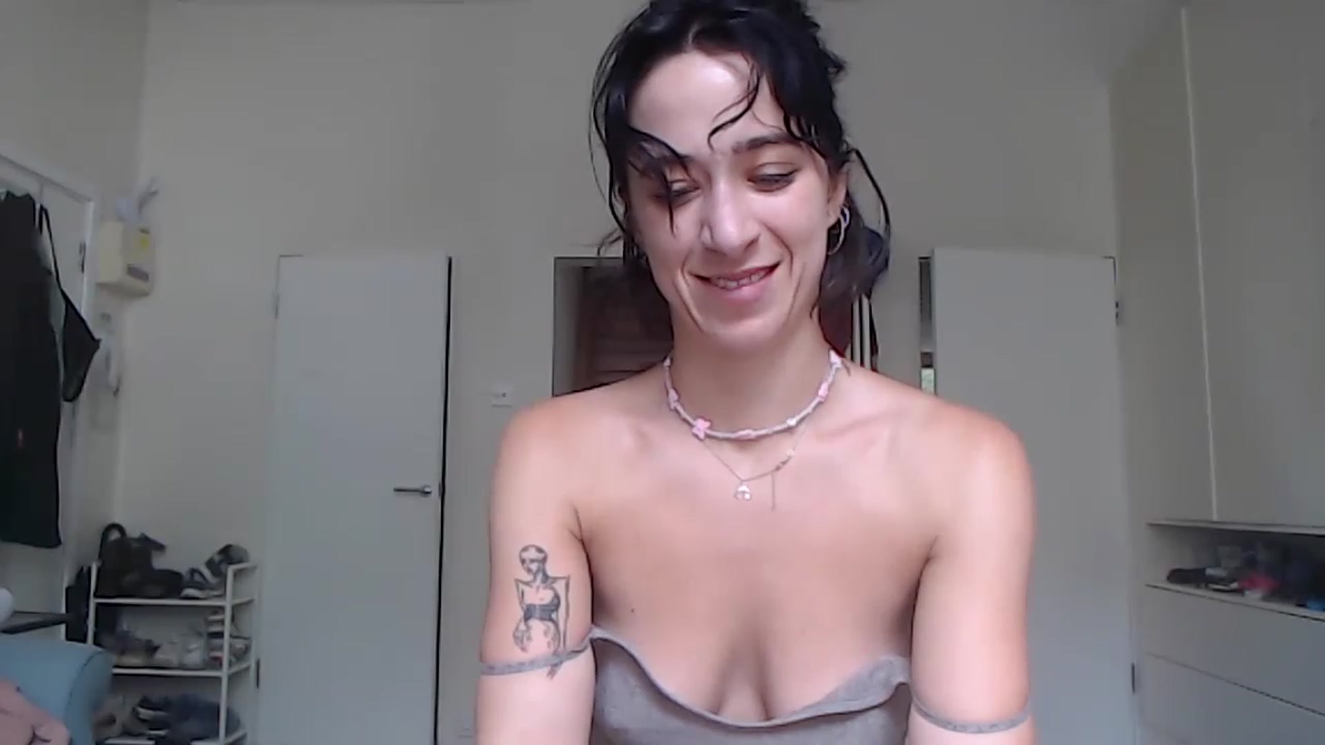 Gallery image thumbnail from KlaraDelgado's myfreecams stream on, 07/03/2023, 12:28 image 11 of 20