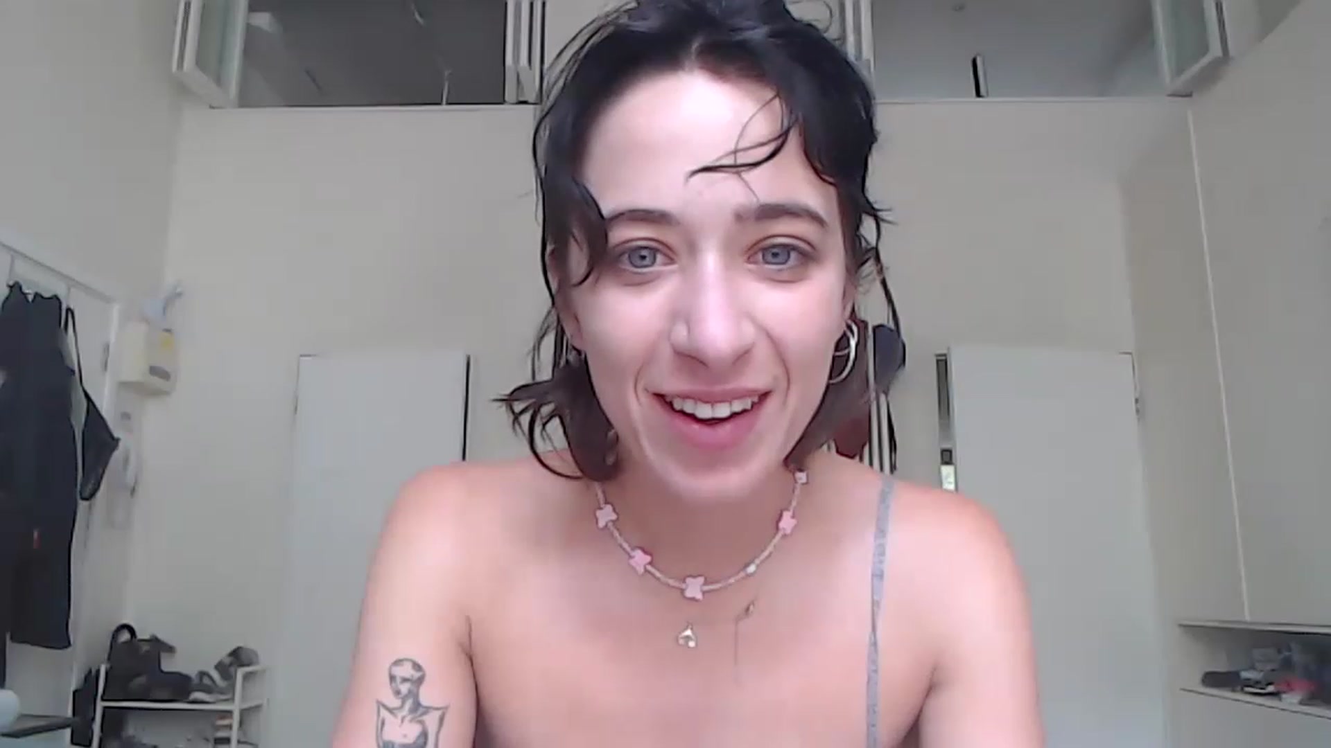 Gallery image thumbnail from KlaraDelgado's myfreecams stream on, 07/03/2023, 12:28 image 5 of 20