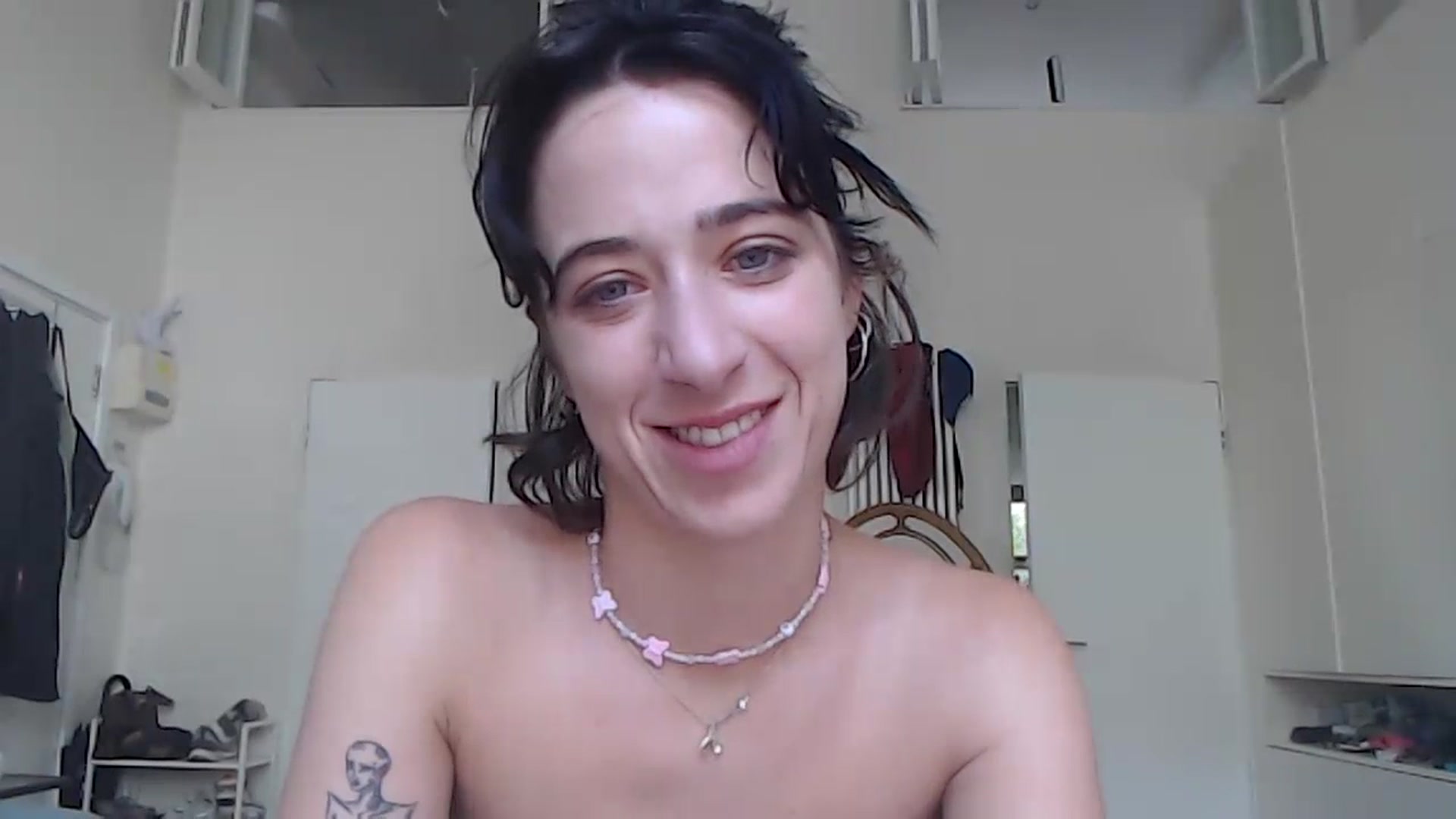 Gallery image thumbnail from KlaraDelgado's myfreecams stream on, 07/03/2023, 13:08 image 8 of 20