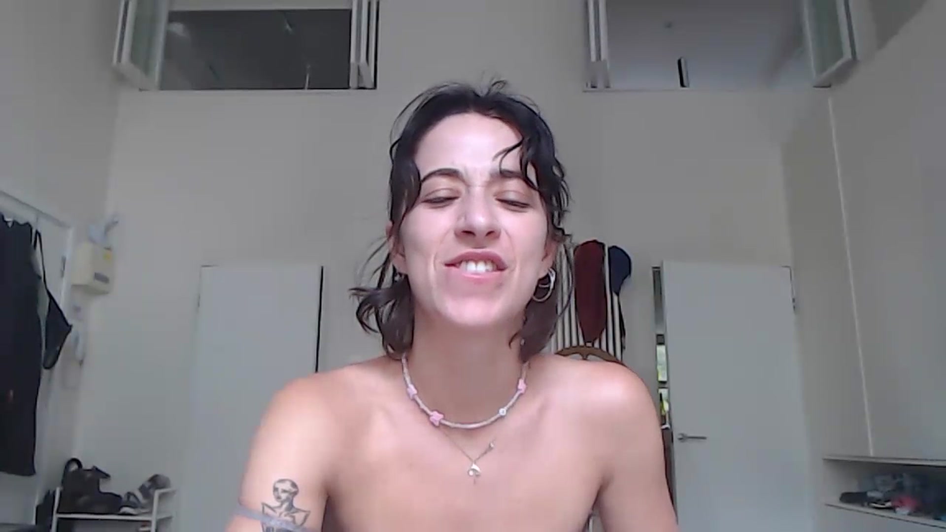Gallery image thumbnail from KlaraDelgado's myfreecams stream on, 07/03/2023, 13:08 image 3 of 20