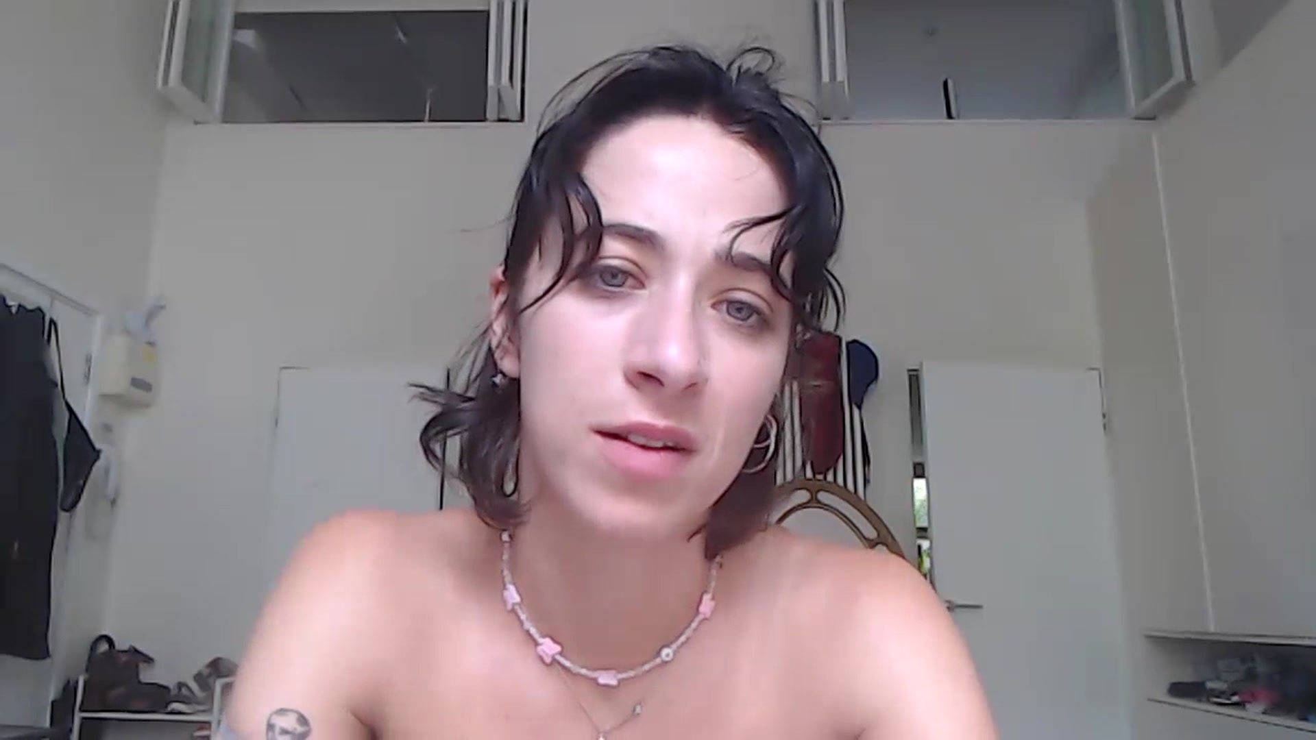 Gallery image thumbnail from KlaraDelgado's myfreecams stream on, 07/03/2023, 13:08 image 4 of 20