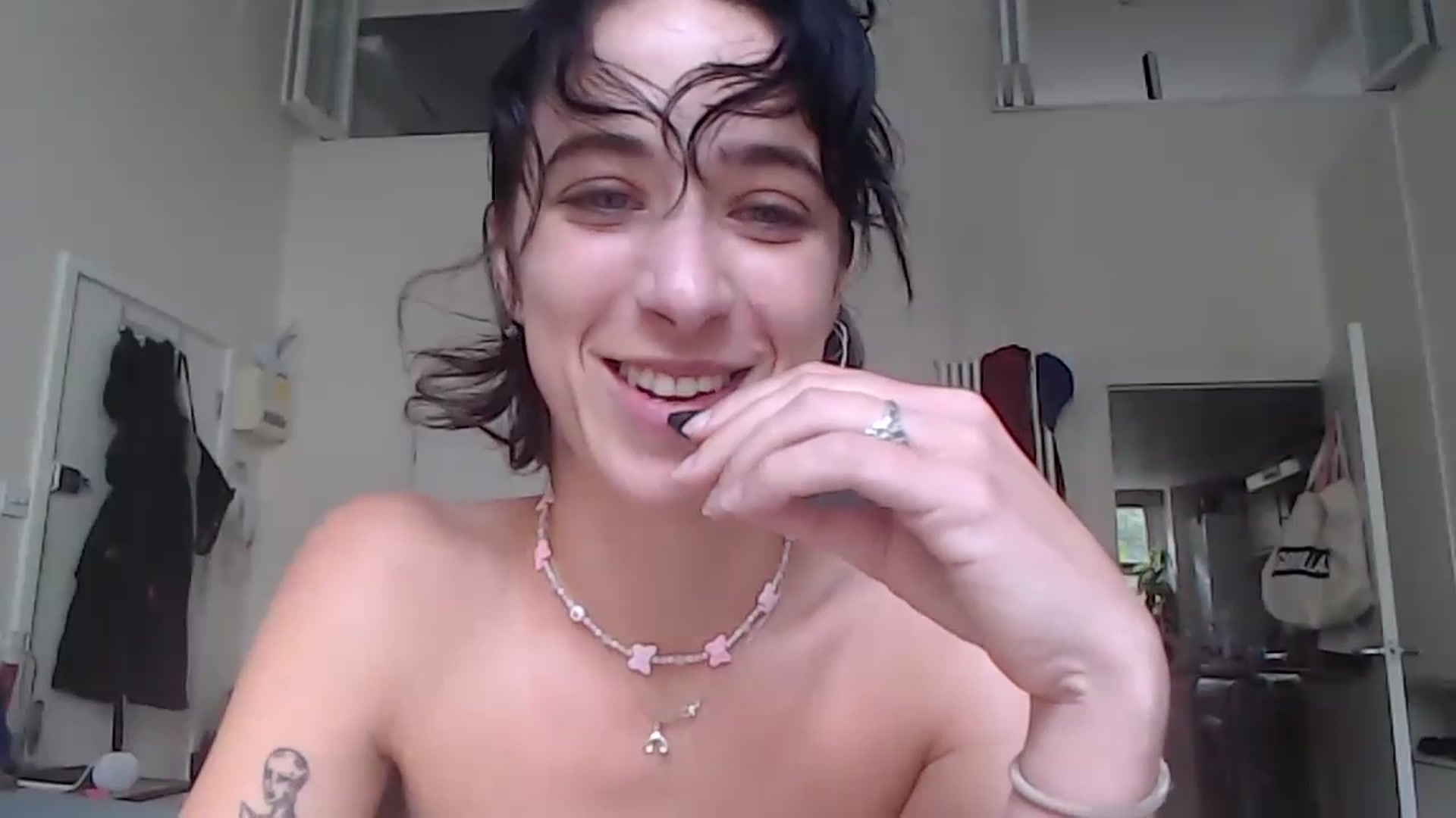 Gallery image thumbnail from KlaraDelgado's myfreecams stream on, 07/03/2023, 14:42 image 8 of 20