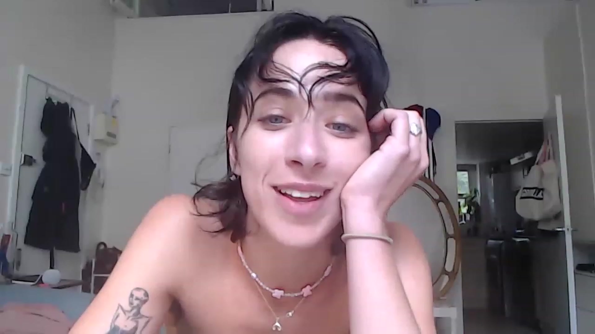Gallery image thumbnail from KlaraDelgado's myfreecams stream on, 07/03/2023, 14:42 image 11 of 20