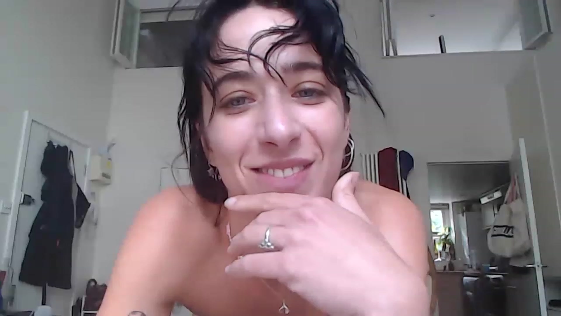 Gallery image thumbnail from KlaraDelgado's myfreecams stream on, 07/03/2023, 14:42 image 4 of 20