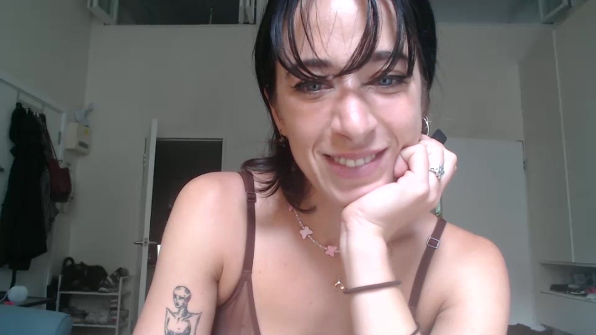 Gallery image thumbnail from KlaraDelgado's myfreecams stream on, 07/04/2023, 10:30 image 7 of 20