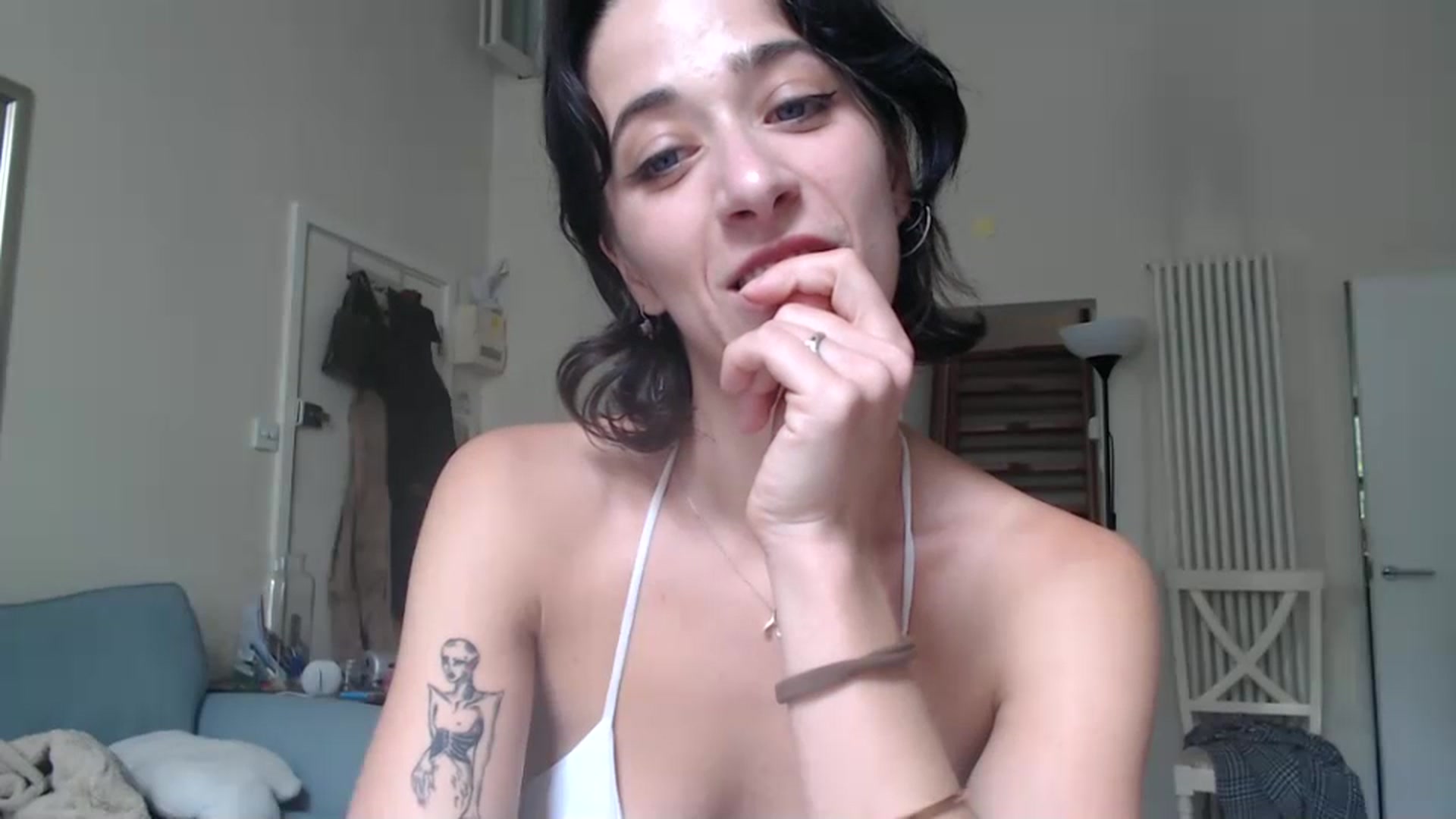 Gallery image thumbnail from KlaraDelgado's myfreecams stream on, 07/16/2023, 14:30 image 15 of 20