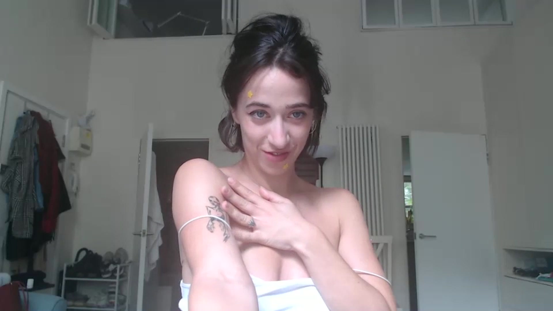 Gallery image thumbnail from KlaraDelgado's myfreecams stream on, 07/21/2023, 12:19 image 18 of 20