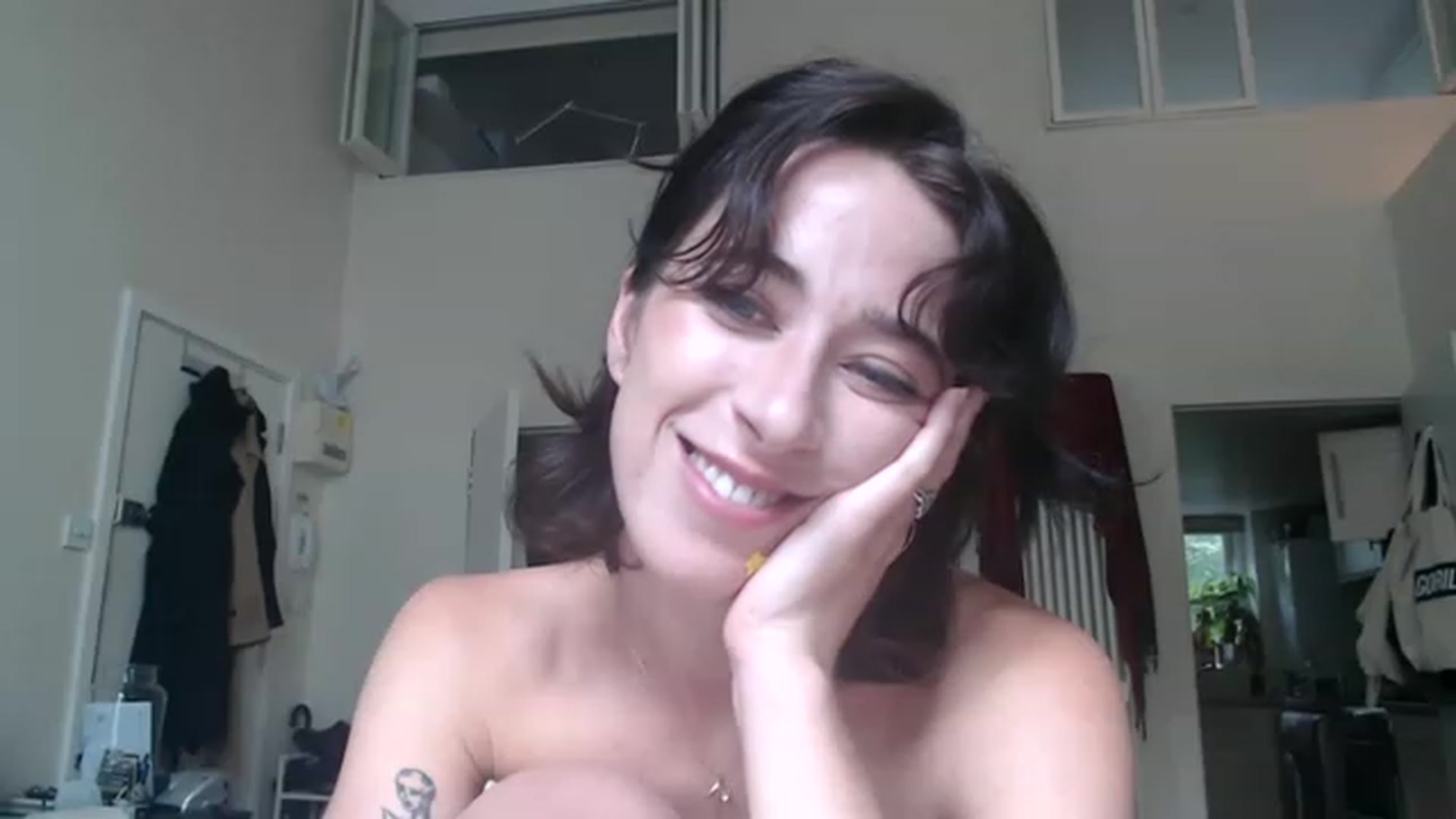 Gallery image thumbnail from KlaraDelgado's myfreecams stream on, 07/31/2023, 15:05 image 9 of 20