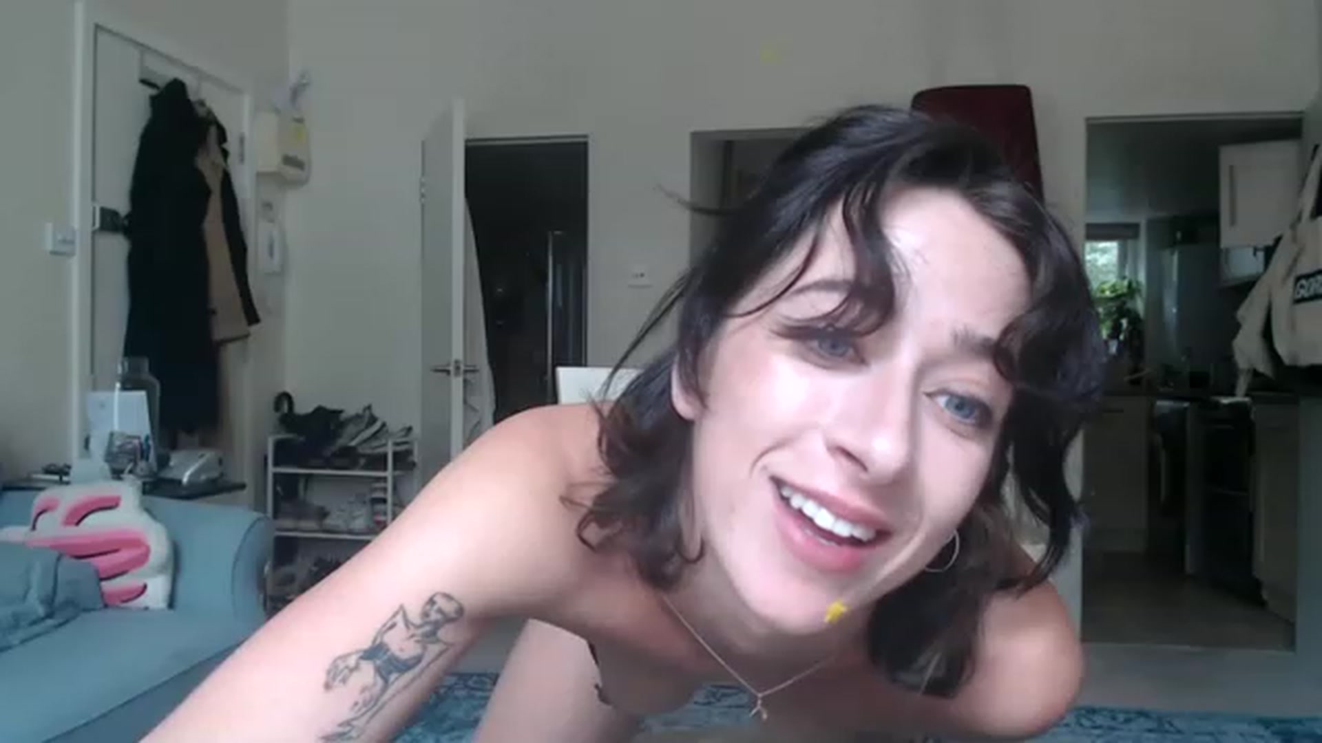 Gallery image thumbnail from KlaraDelgado's myfreecams stream on, 07/31/2023, 15:05 image 7 of 20