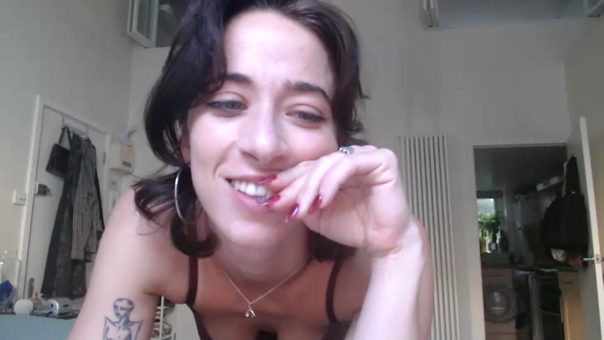 Gallery image thumbnail from KlaraDelgado's myfreecams stream on, 08/20/2023, 18:33 image 13 of 20