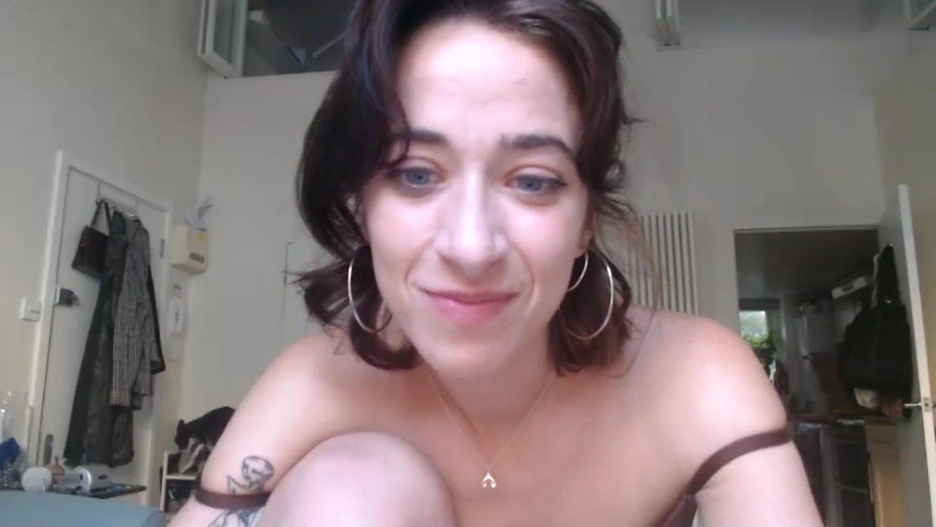 Gallery image thumbnail from KlaraDelgado's myfreecams stream on, 08/20/2023, 18:33 image 19 of 20