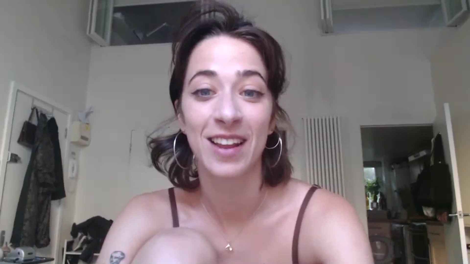 Gallery image thumbnail from KlaraDelgado's myfreecams stream on, 08/20/2023, 18:33 image 4 of 20