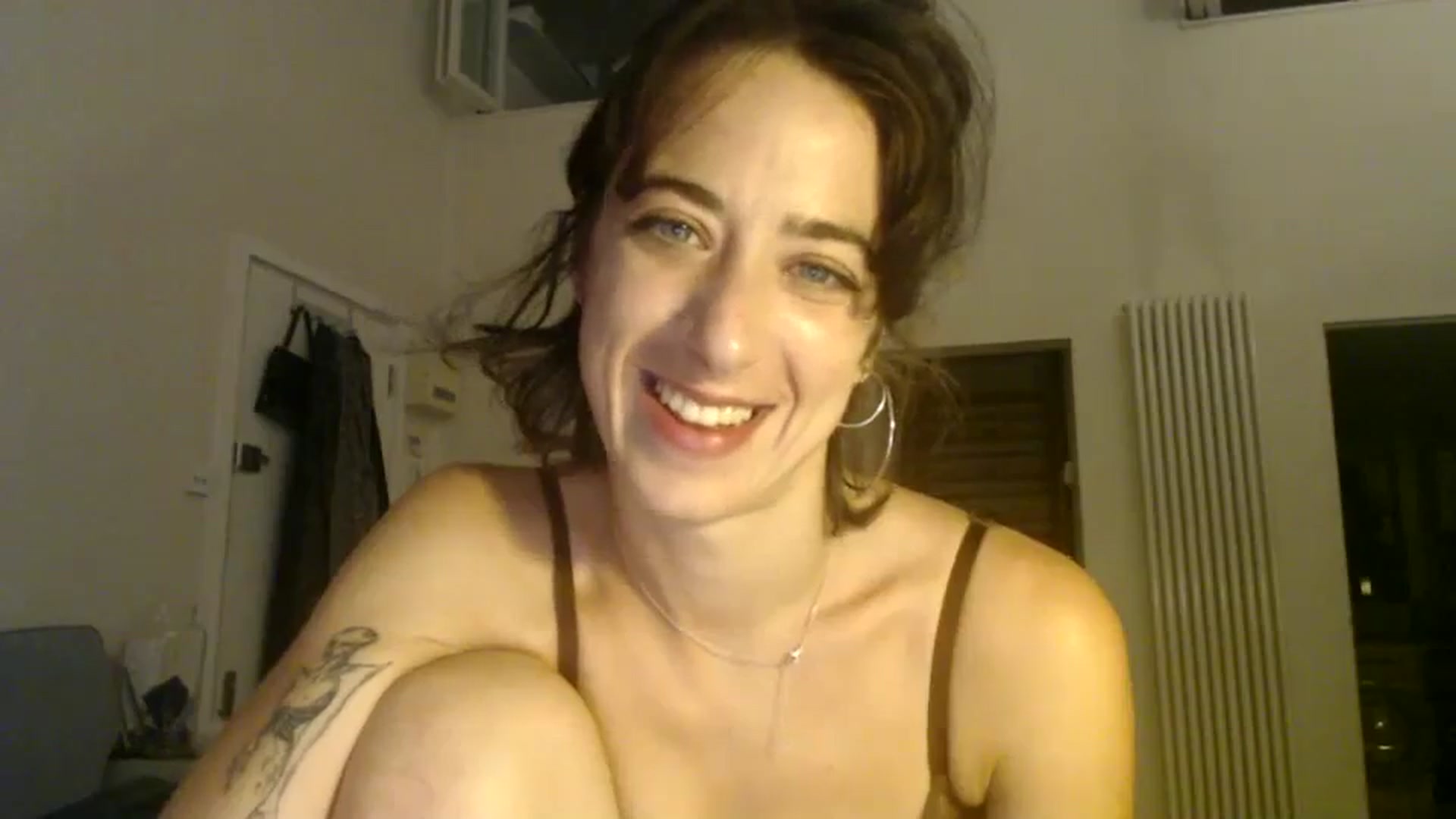 Gallery image thumbnail from KlaraDelgado's myfreecams stream on, 08/20/2023, 21:14 image 13 of 20