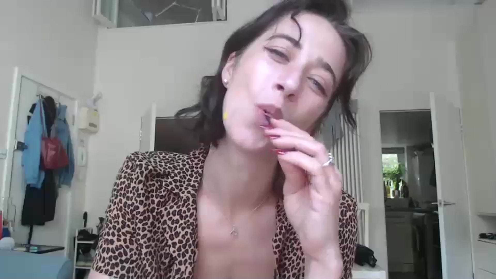 Gallery image thumbnail from KlaraDelgado's myfreecams stream on, 08/30/2023, 12:12 image 18 of 20