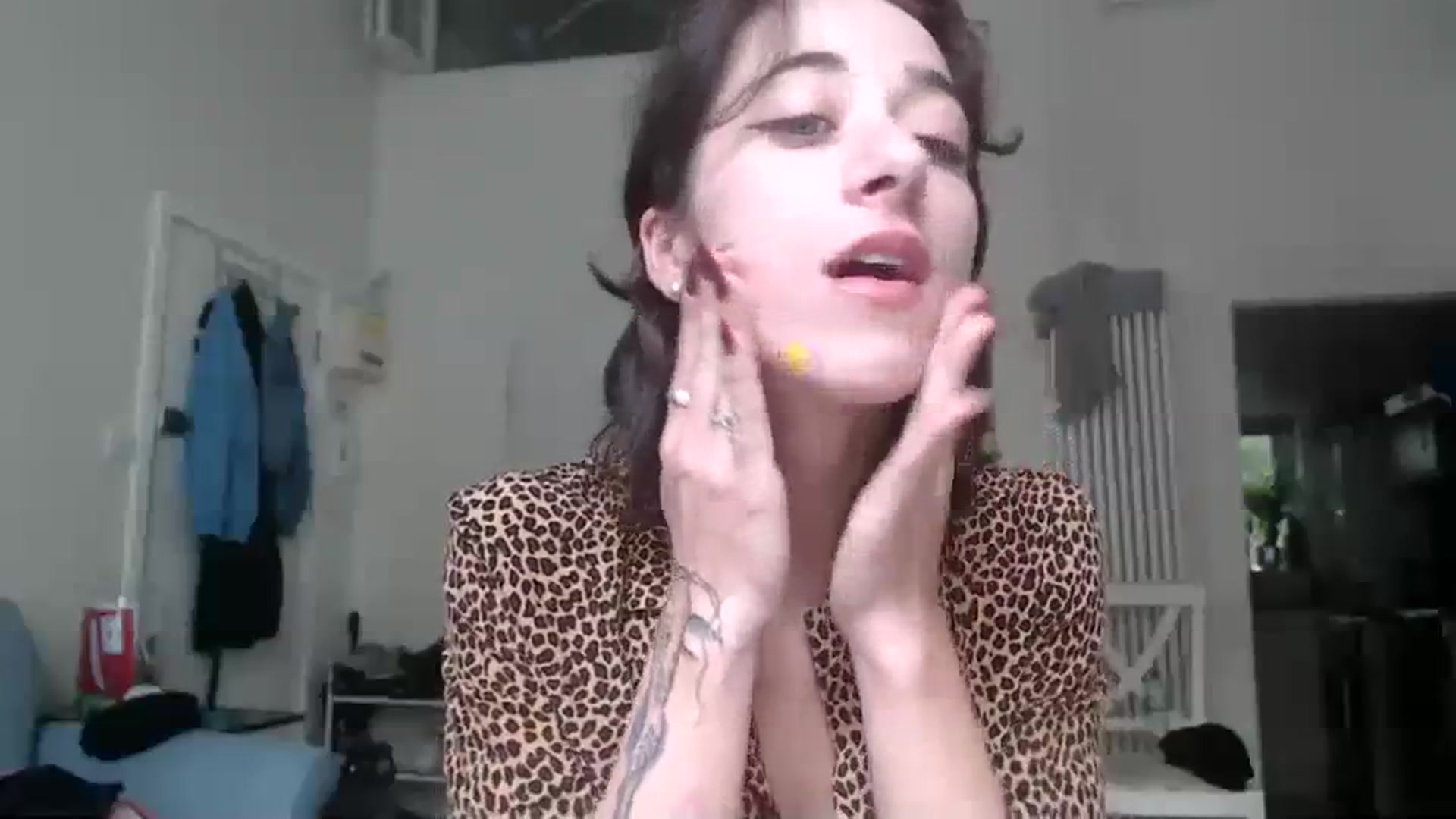 Gallery image thumbnail from KlaraDelgado's myfreecams stream on, 08/31/2023, 14:11 image 14 of 20