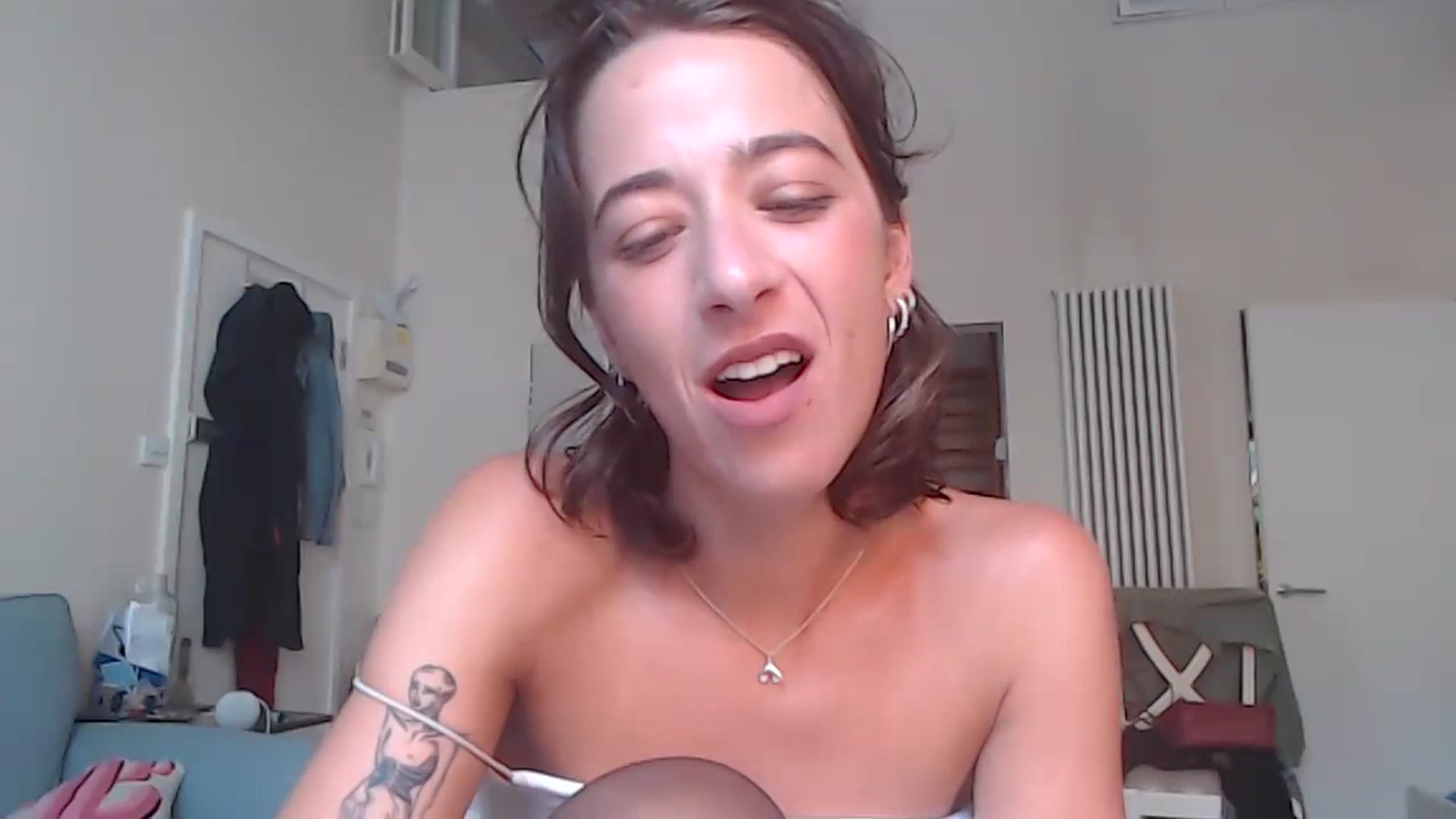 Gallery image thumbnail from KlaraDelgado's myfreecams stream on, 09/10/2023, 15:09 image 12 of 20